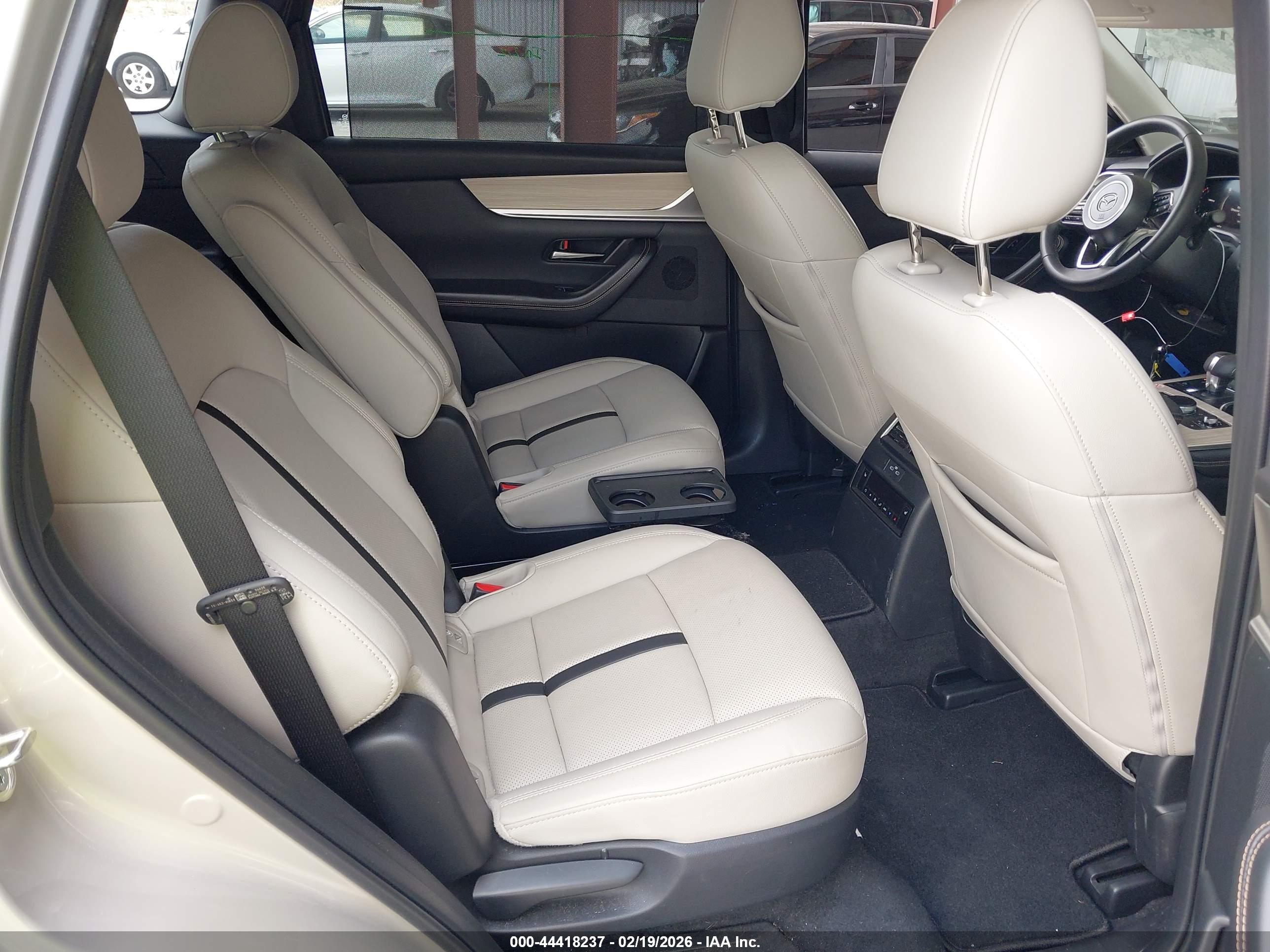 MAZDA CX-90 image 8