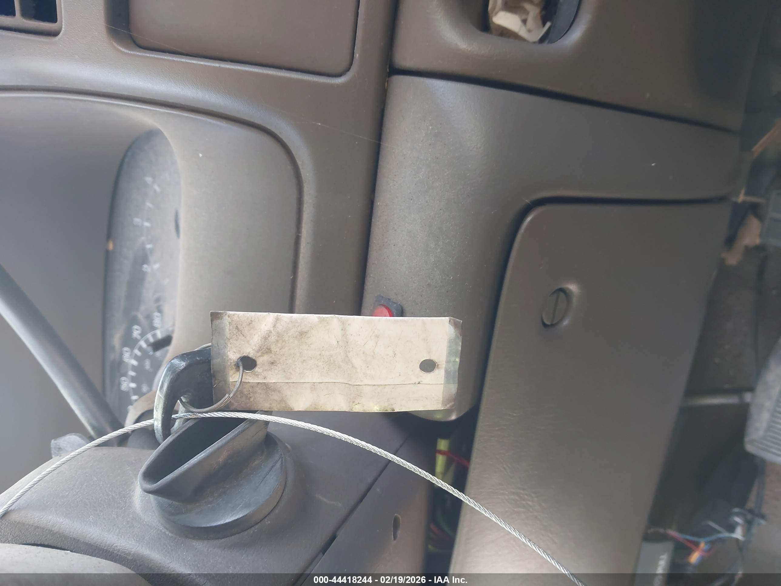 FORD EXCURSION image 11