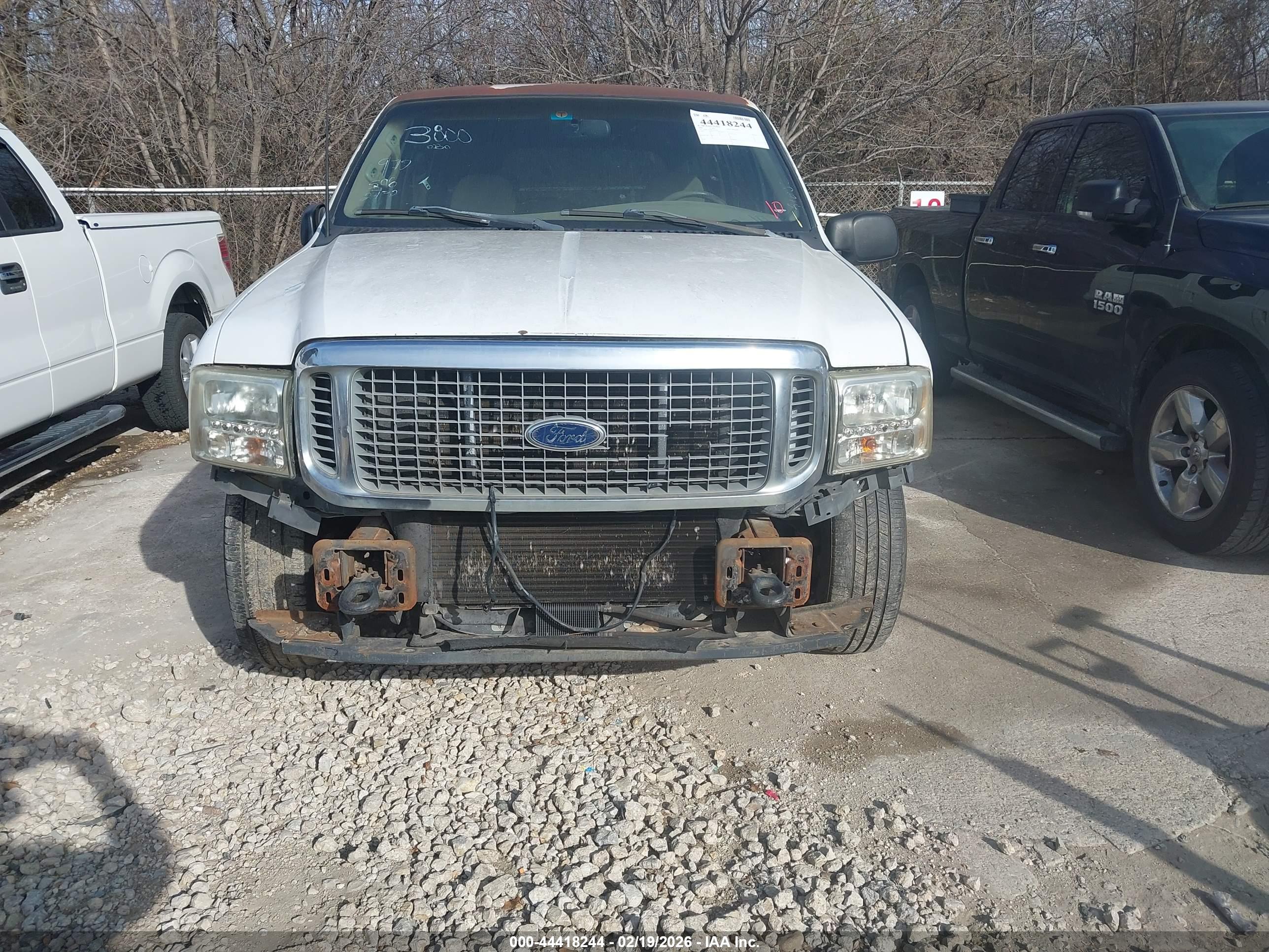 FORD EXCURSION image 6