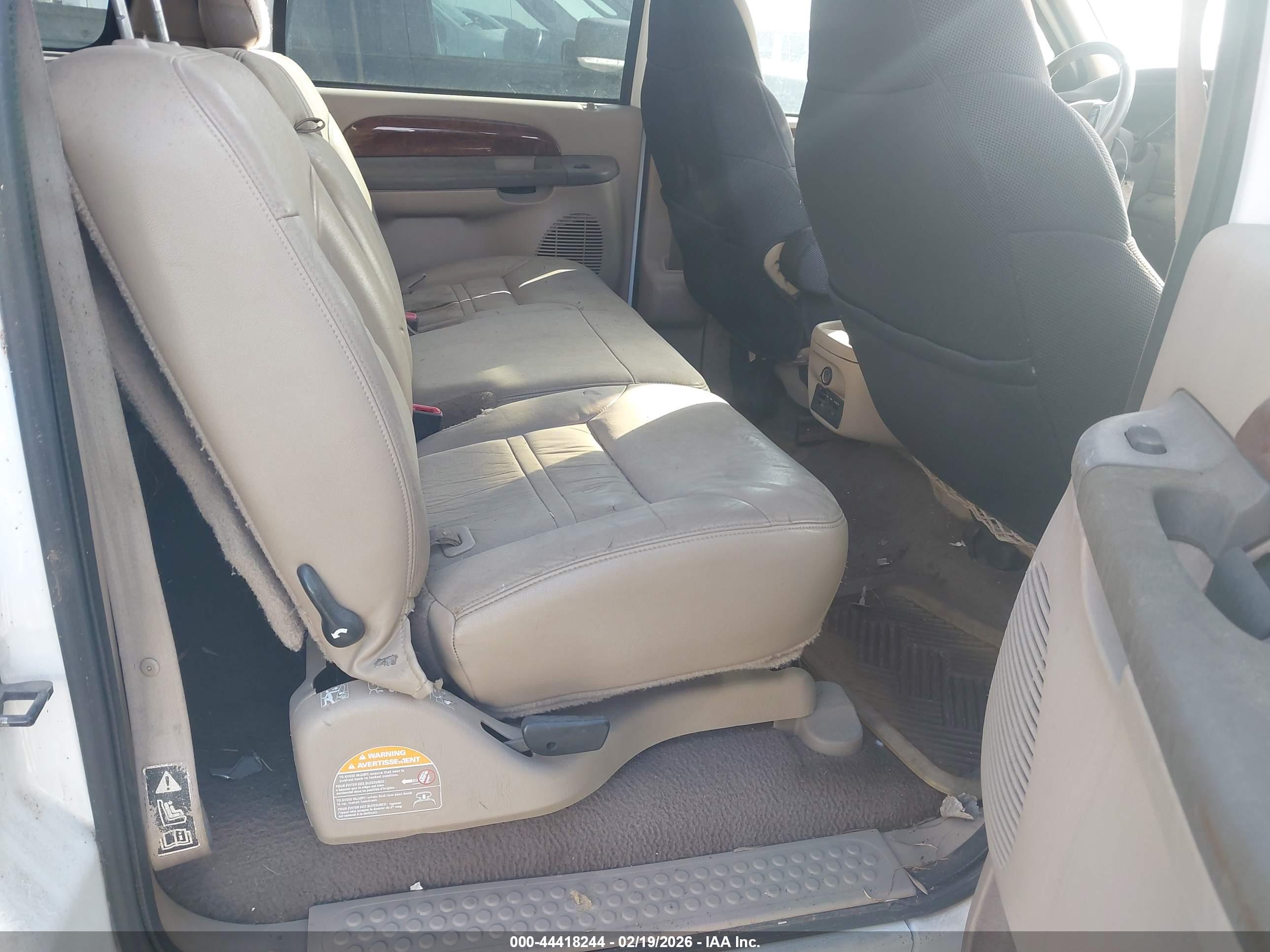 FORD EXCURSION image 8