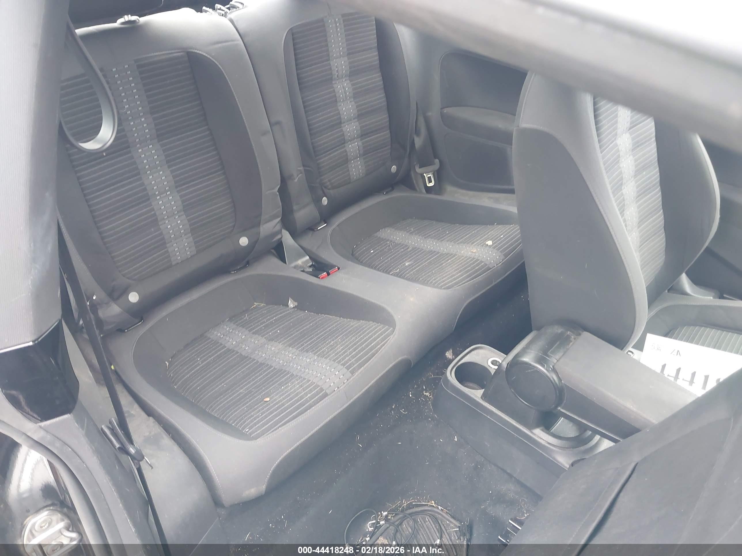 VOLKSWAGEN BEETLE image 8