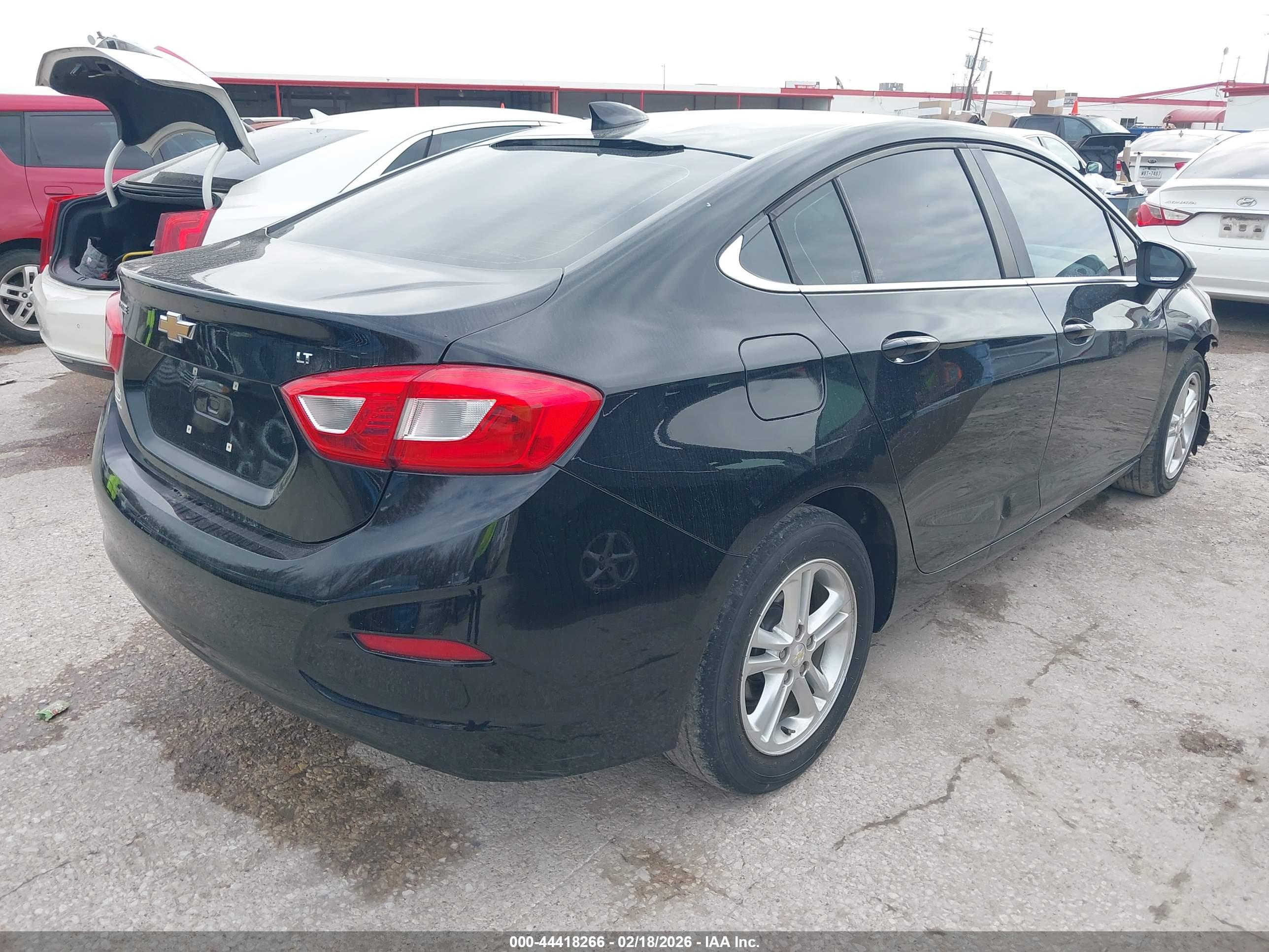 CHEVROLET CRUZE image 4