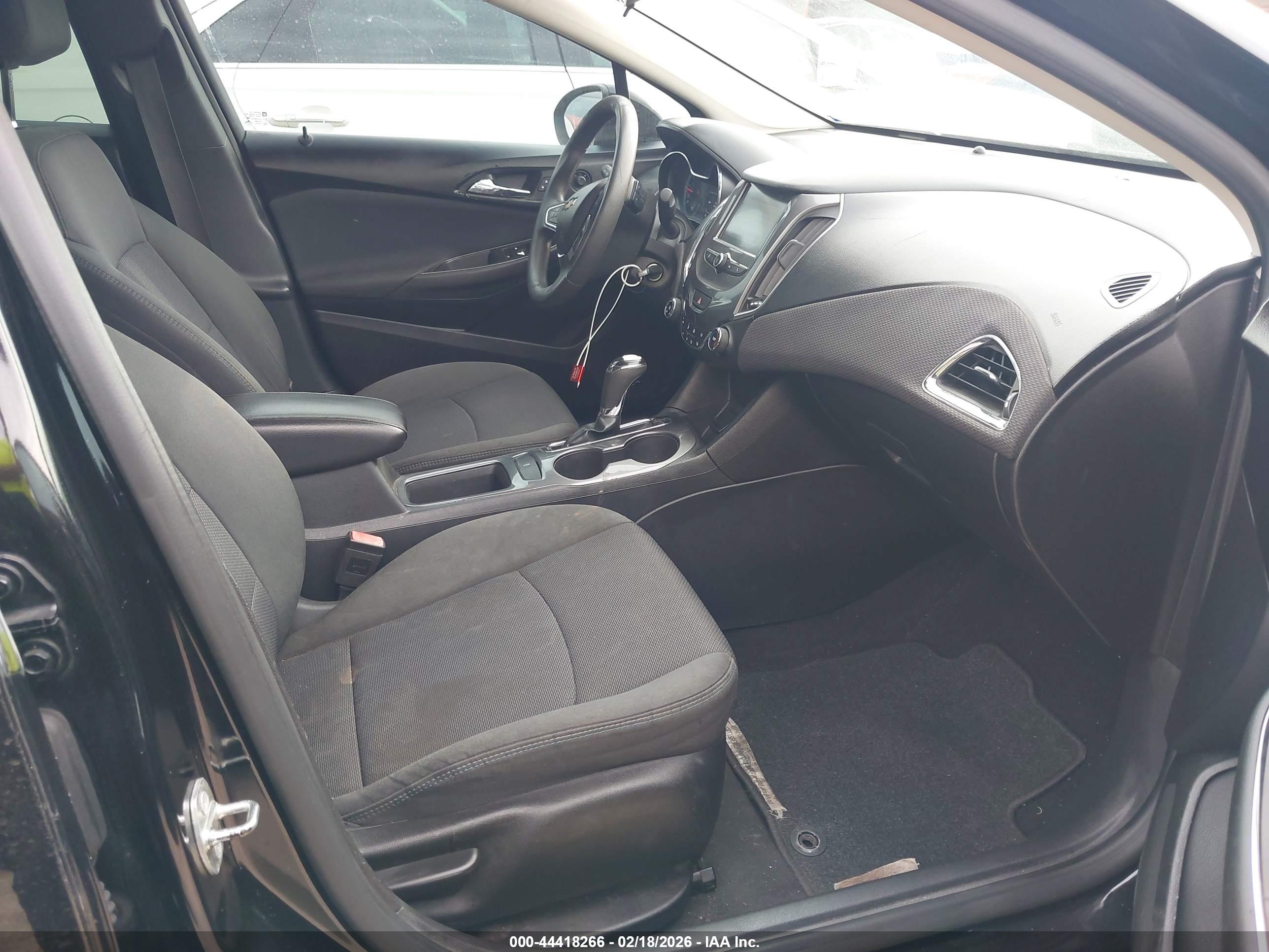 CHEVROLET CRUZE image 5