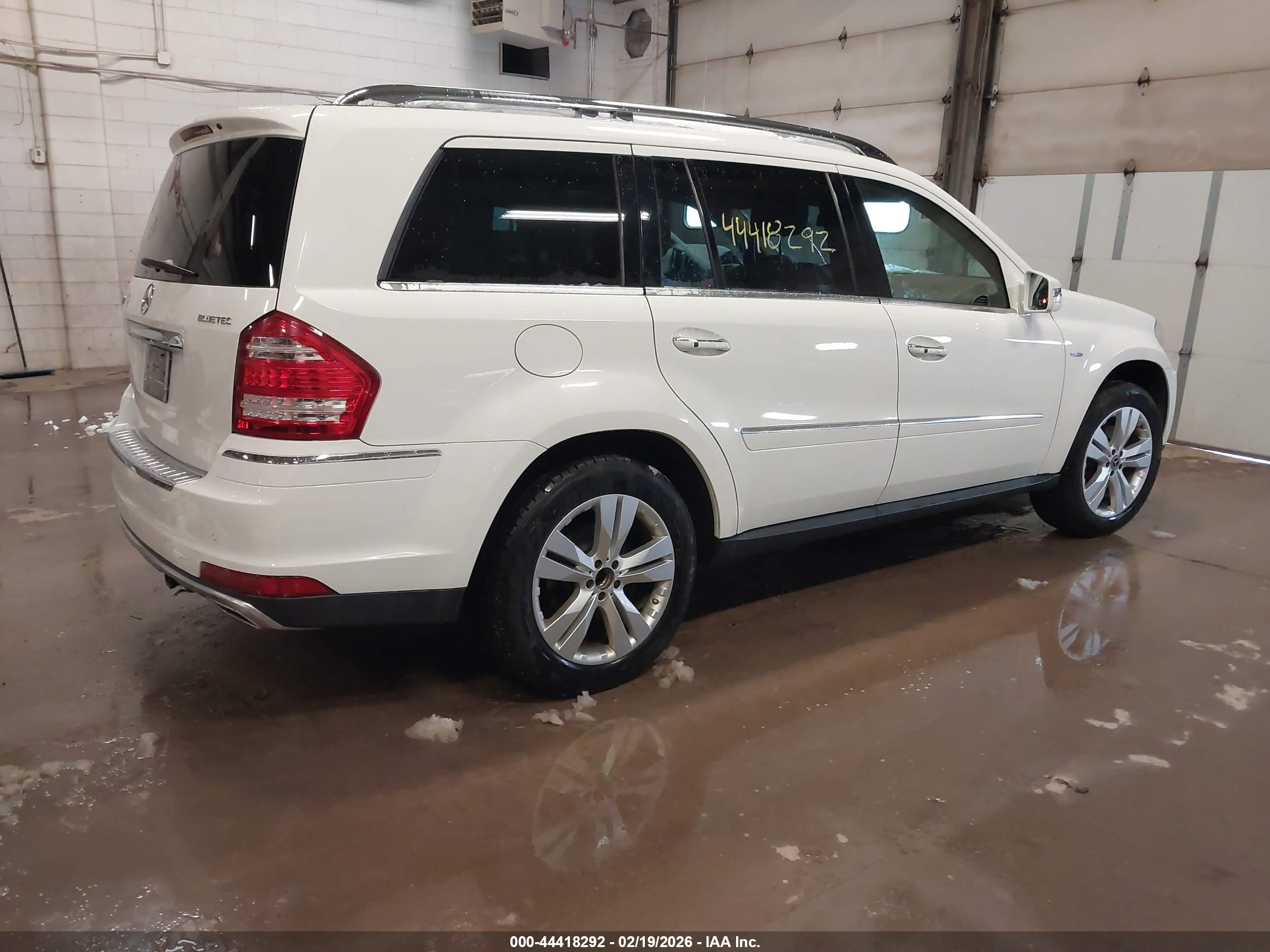 MERCEDES-BENZ GL image 4