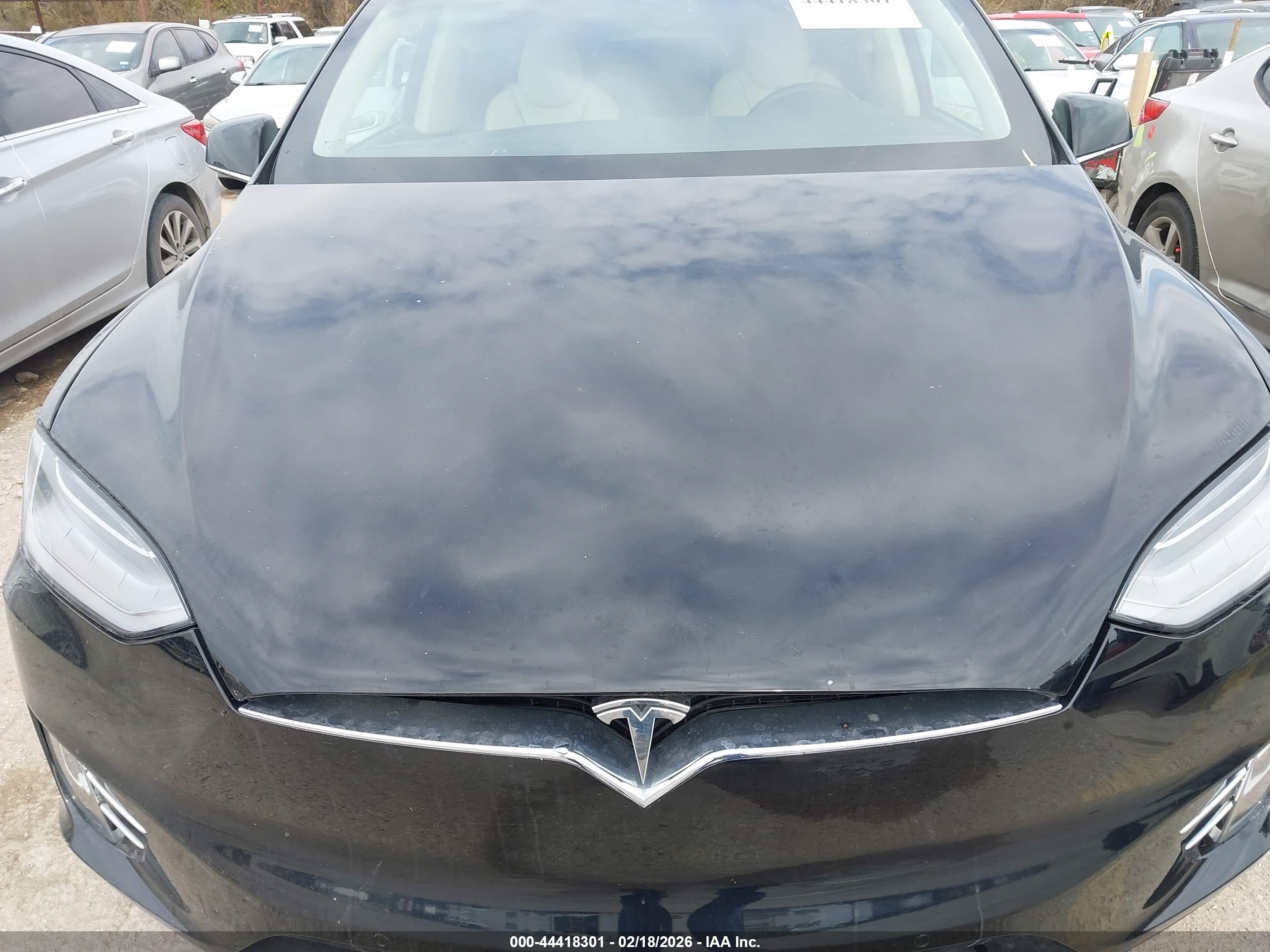 TESLA MODEL image 10