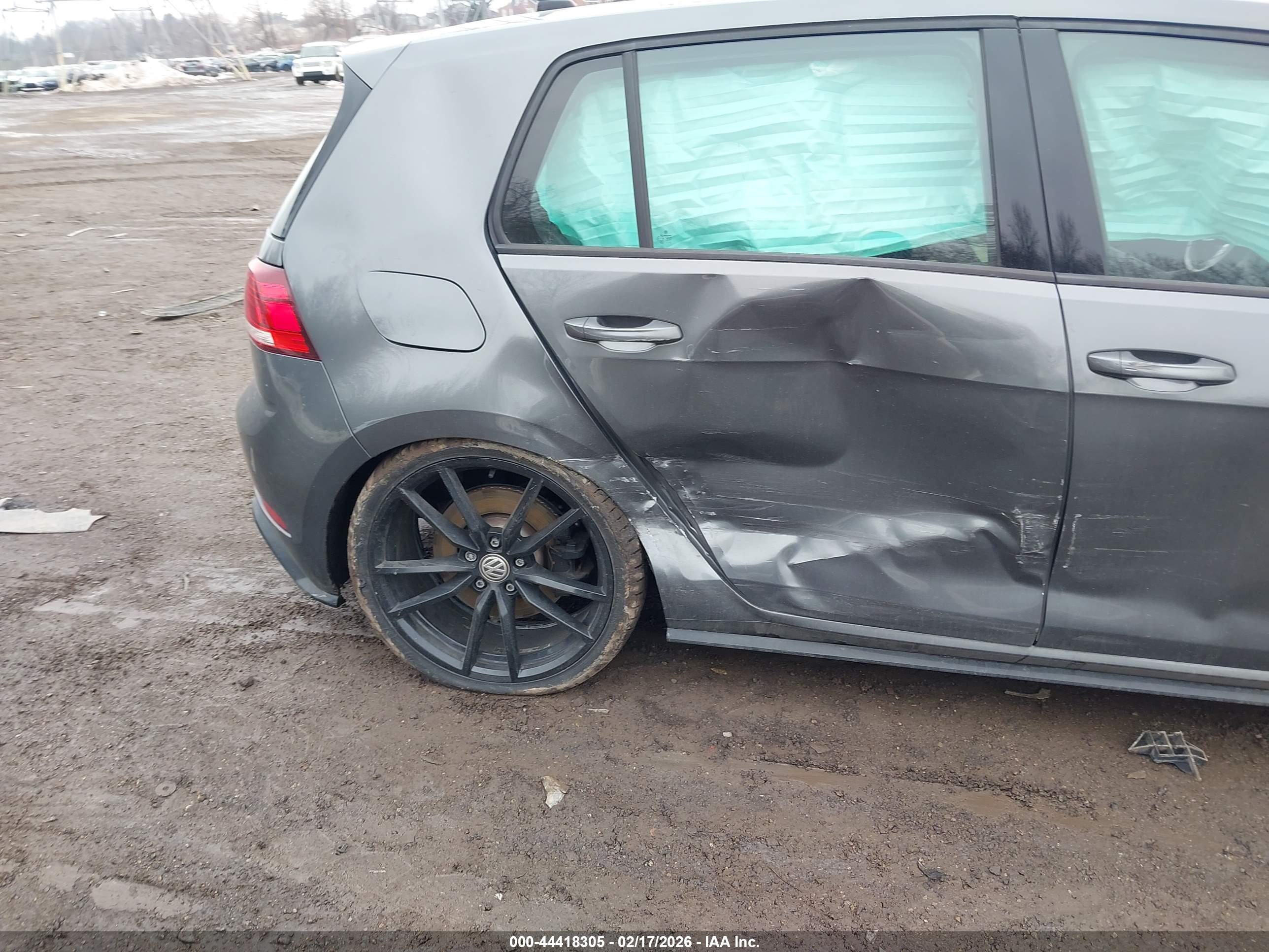 VOLKSWAGEN GOLF image 6