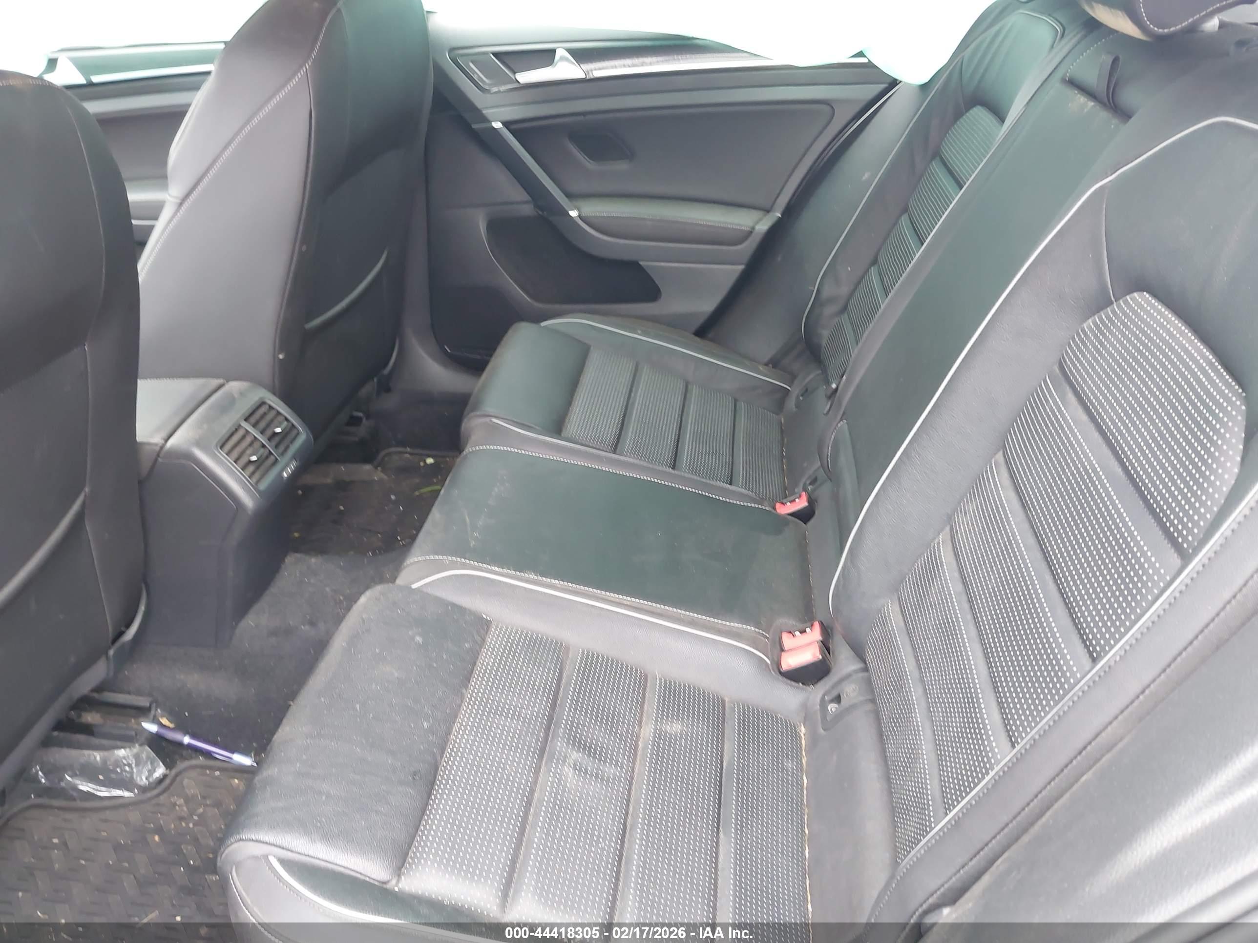 VOLKSWAGEN GOLF image 8