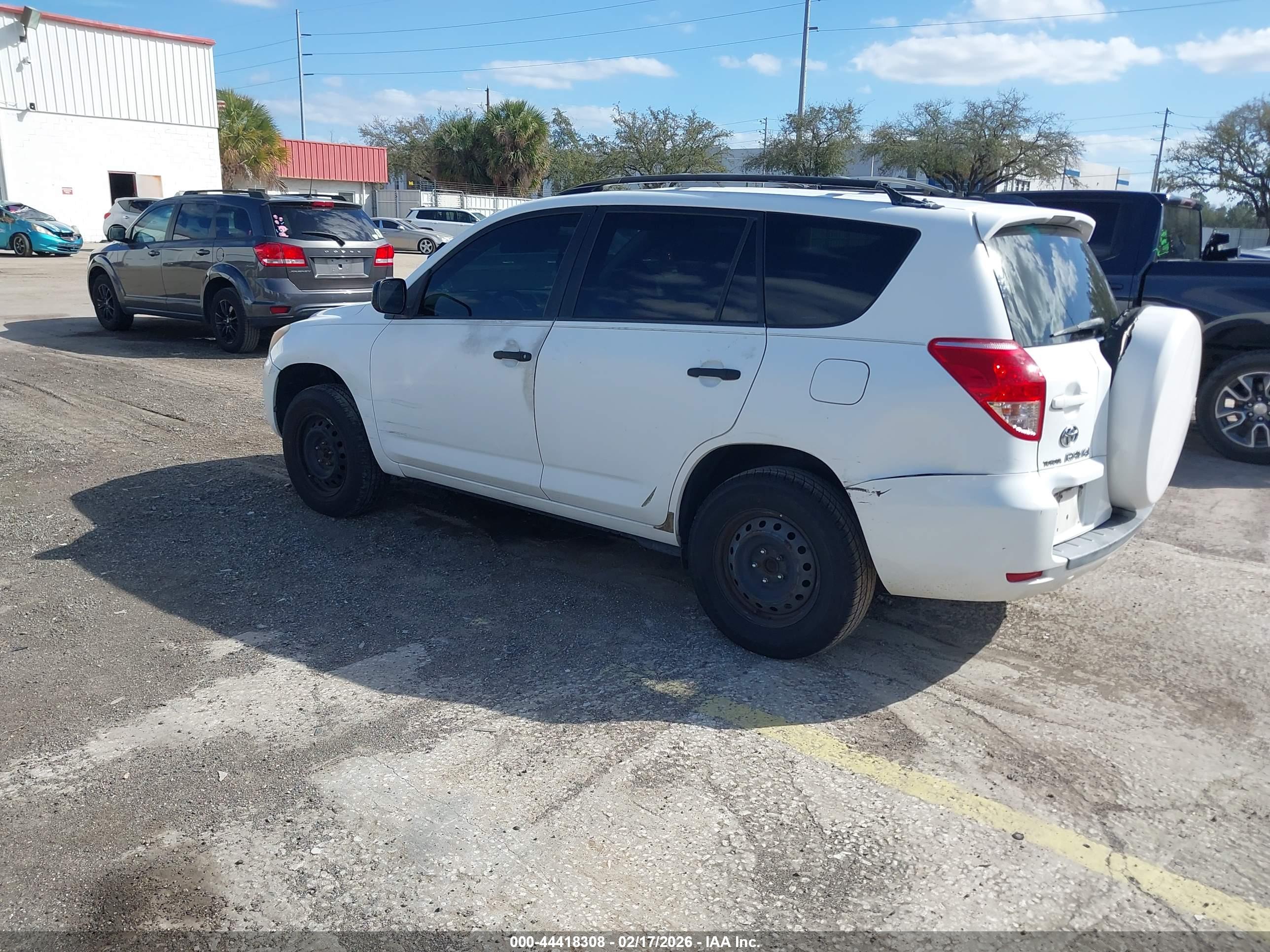 TOYOTA RAV4 image 3