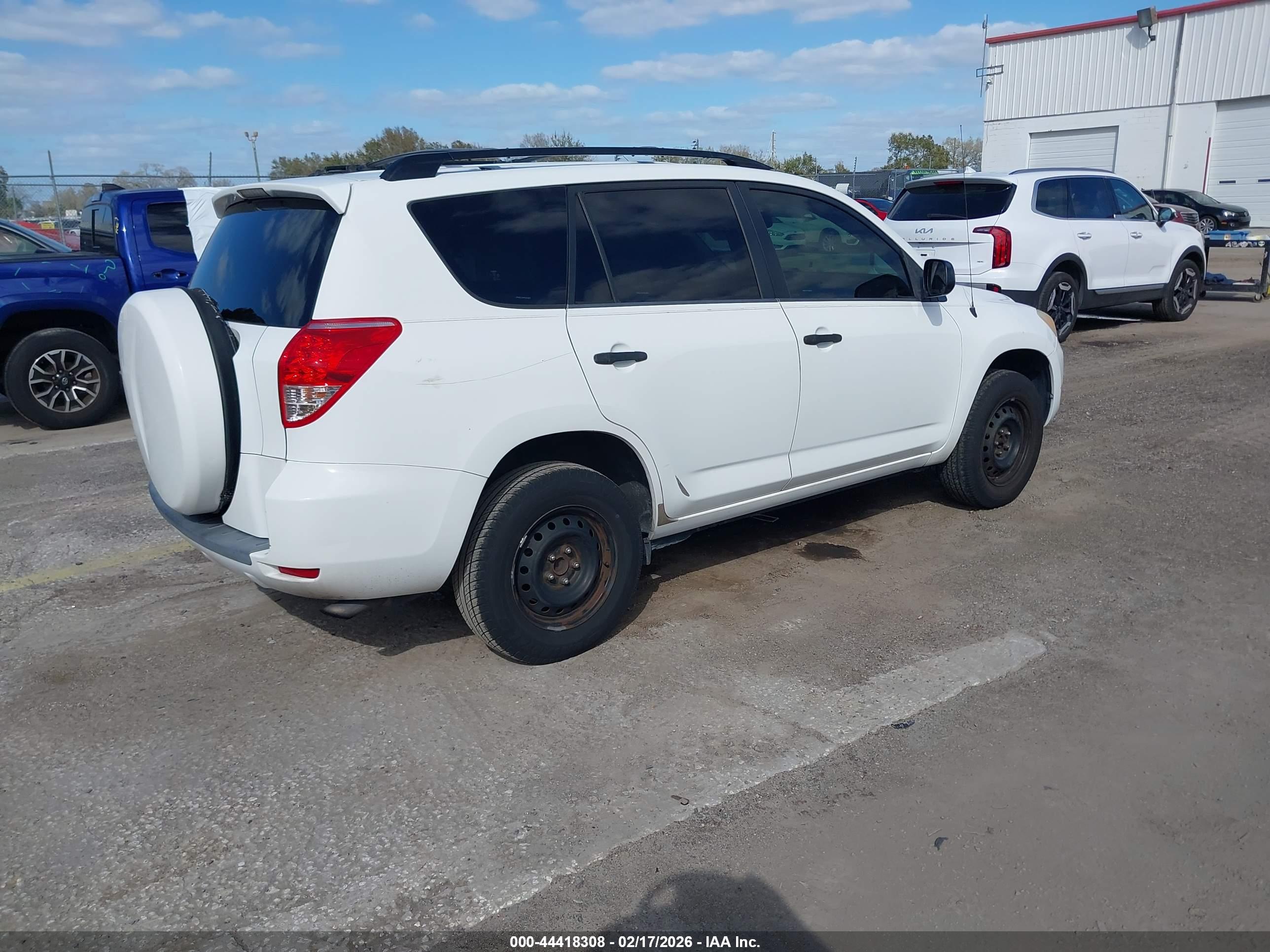 TOYOTA RAV4 image 4