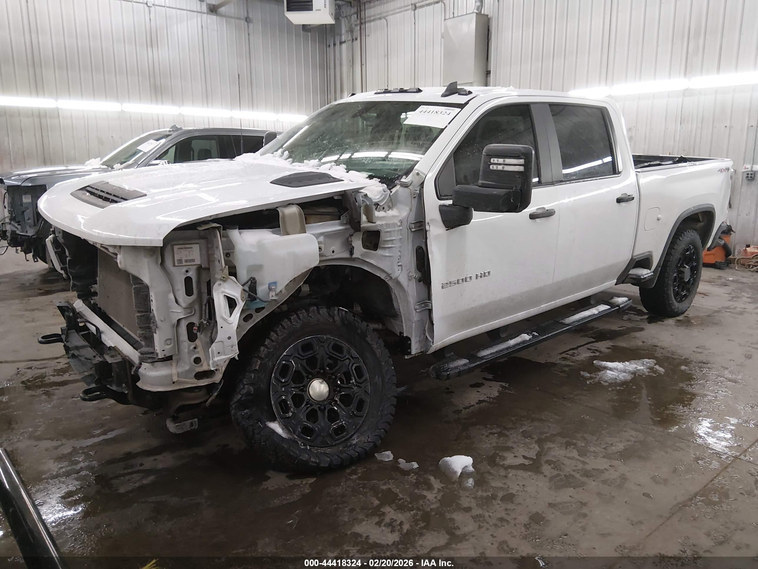 CHEVROLET SILVERADO image 2