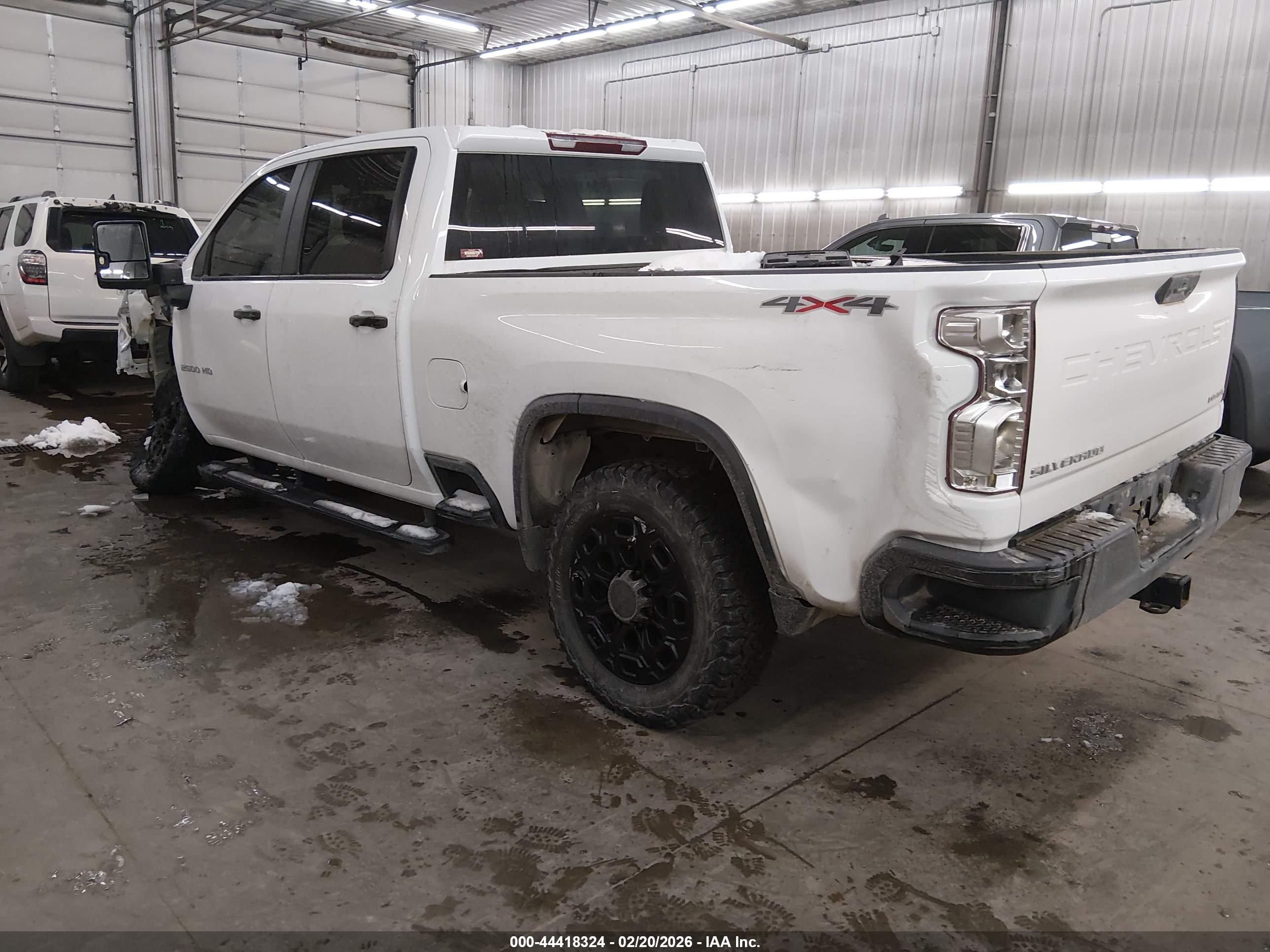 CHEVROLET SILVERADO image 3