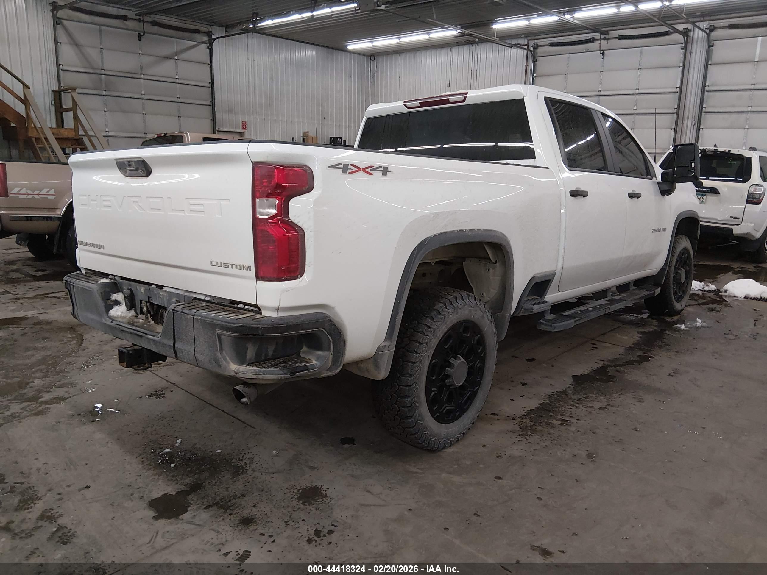 CHEVROLET SILVERADO image 4