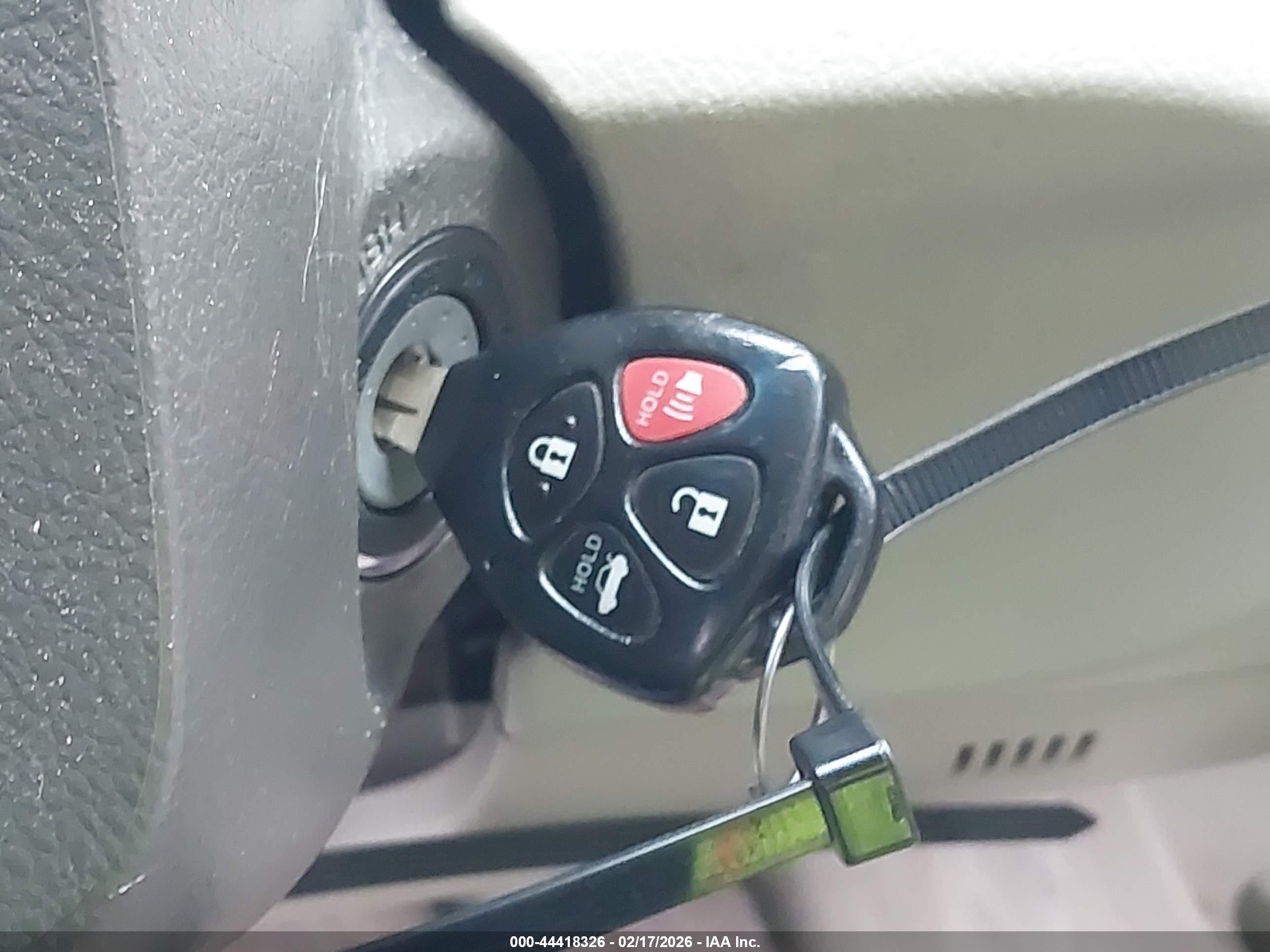 TOYOTA CAMRY image 11