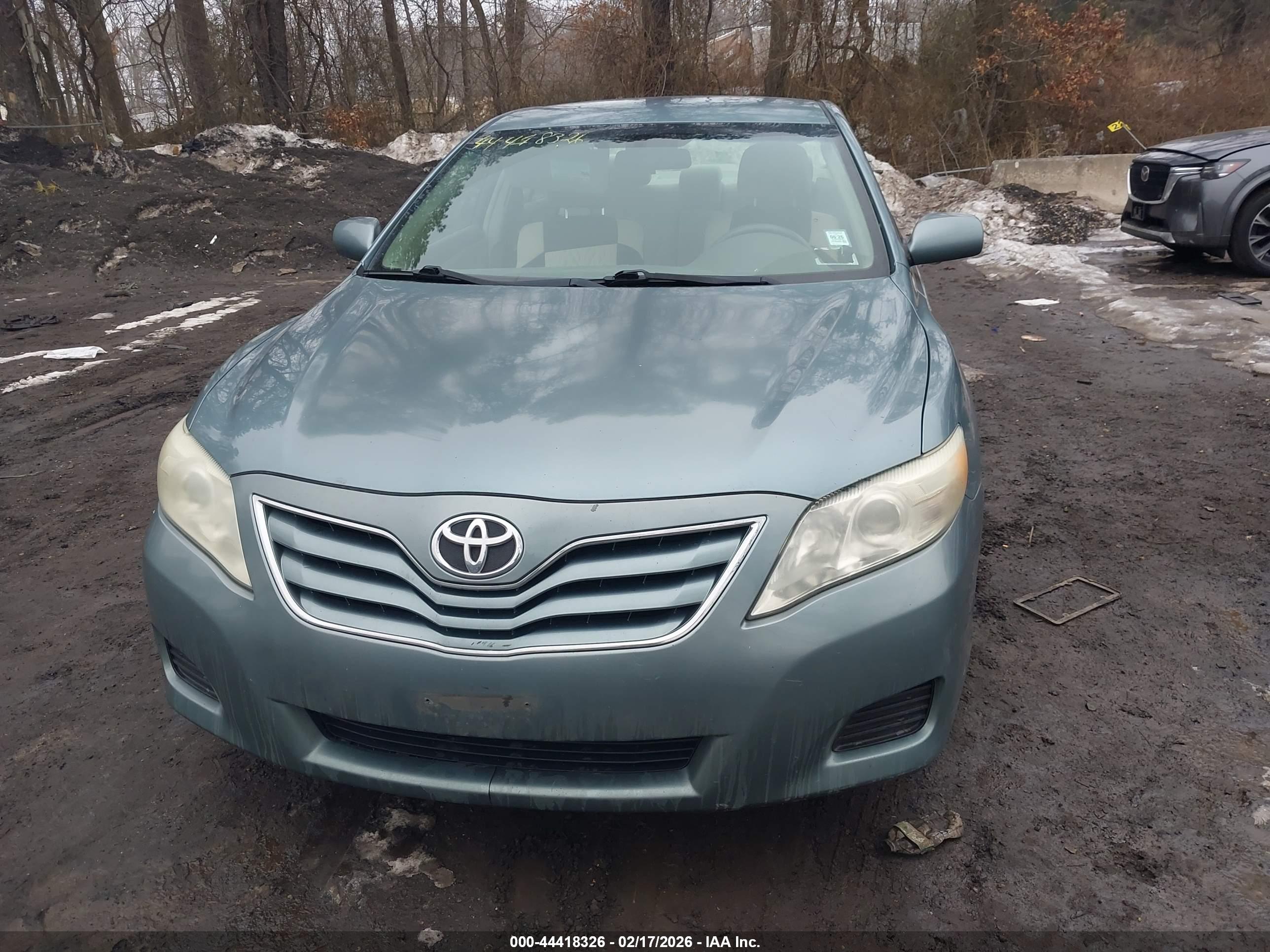 TOYOTA CAMRY image 6