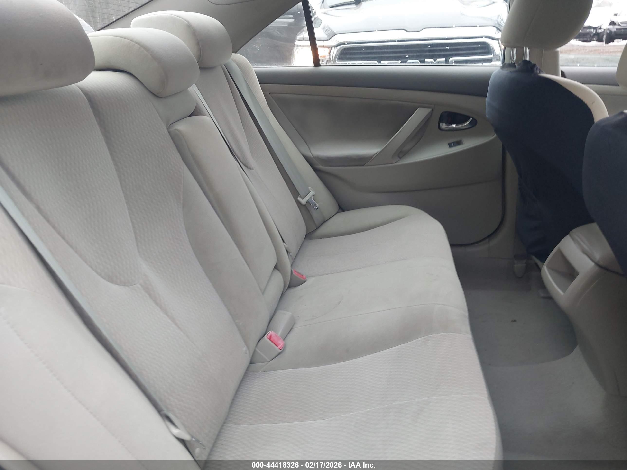TOYOTA CAMRY image 8