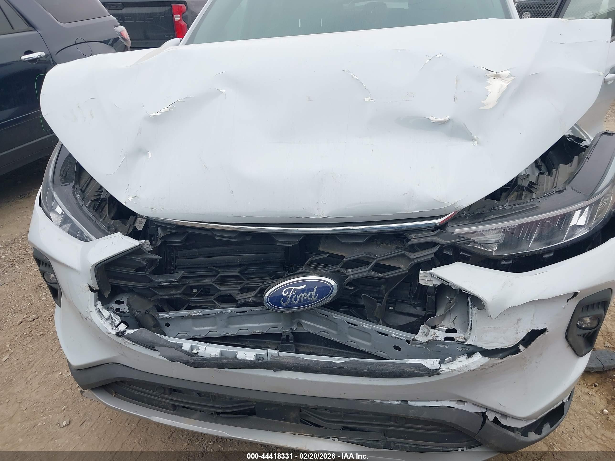 FORD ESCAPE image 6