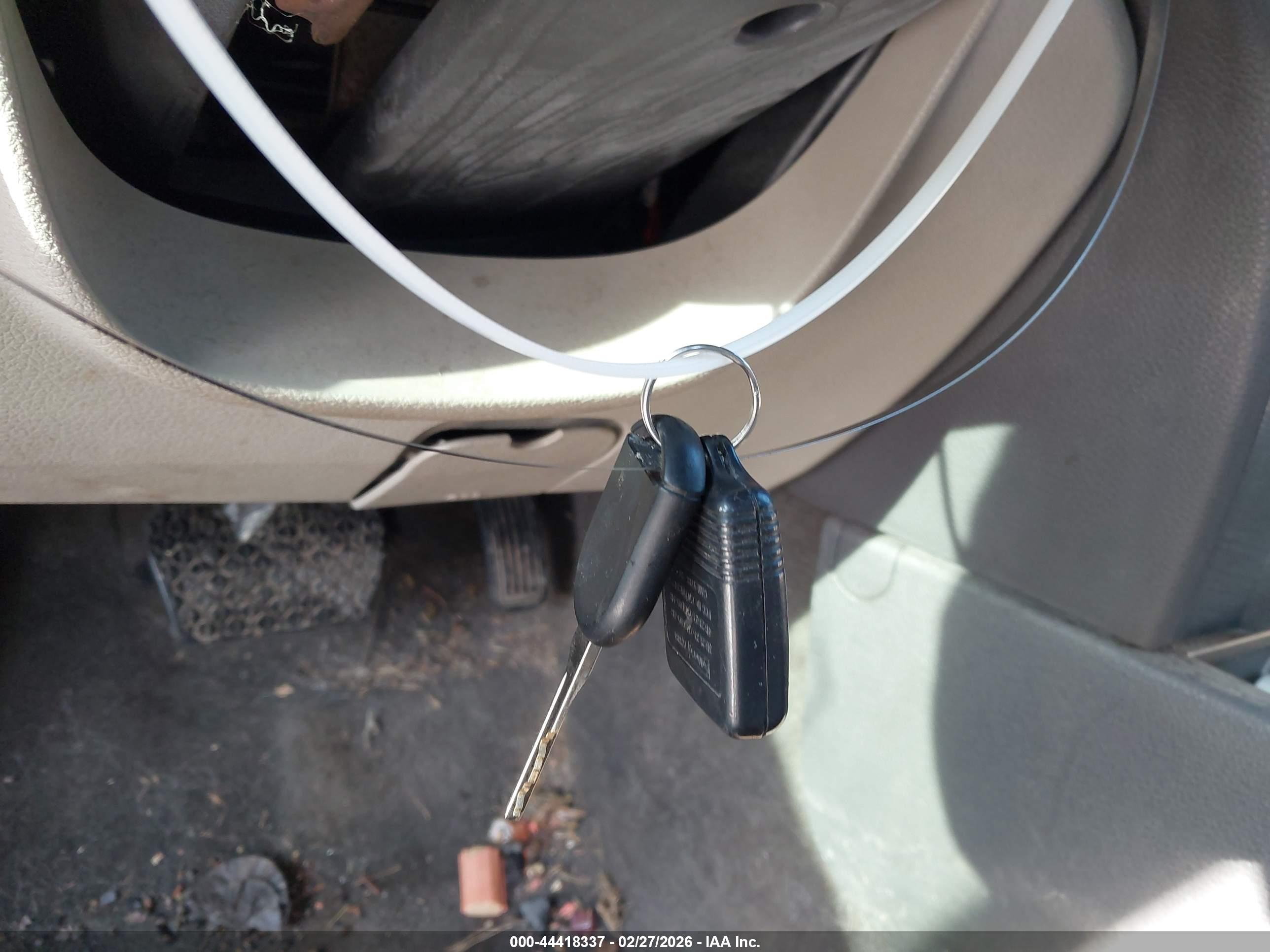 FORD FUSION image 11
