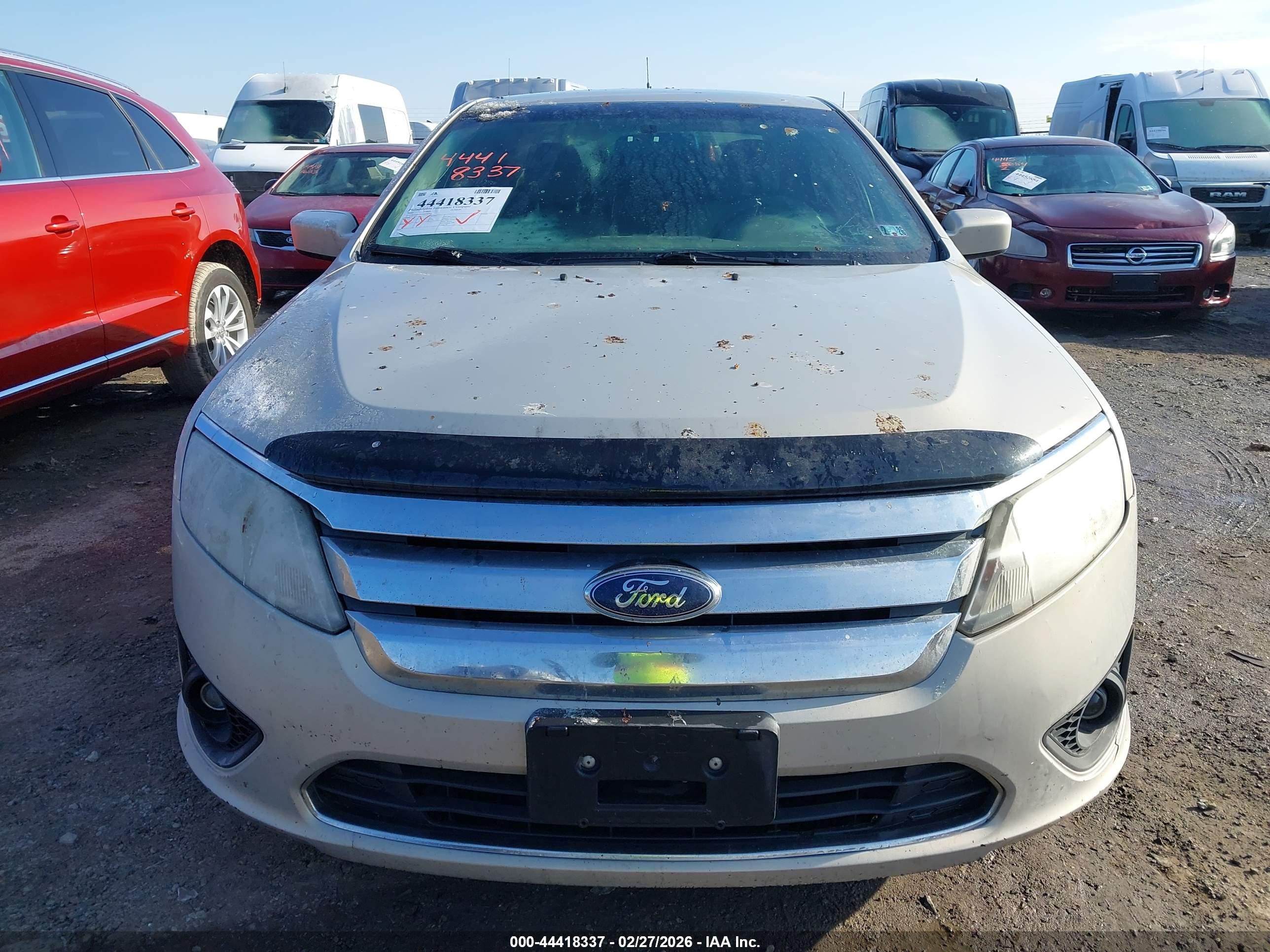 FORD FUSION image 6
