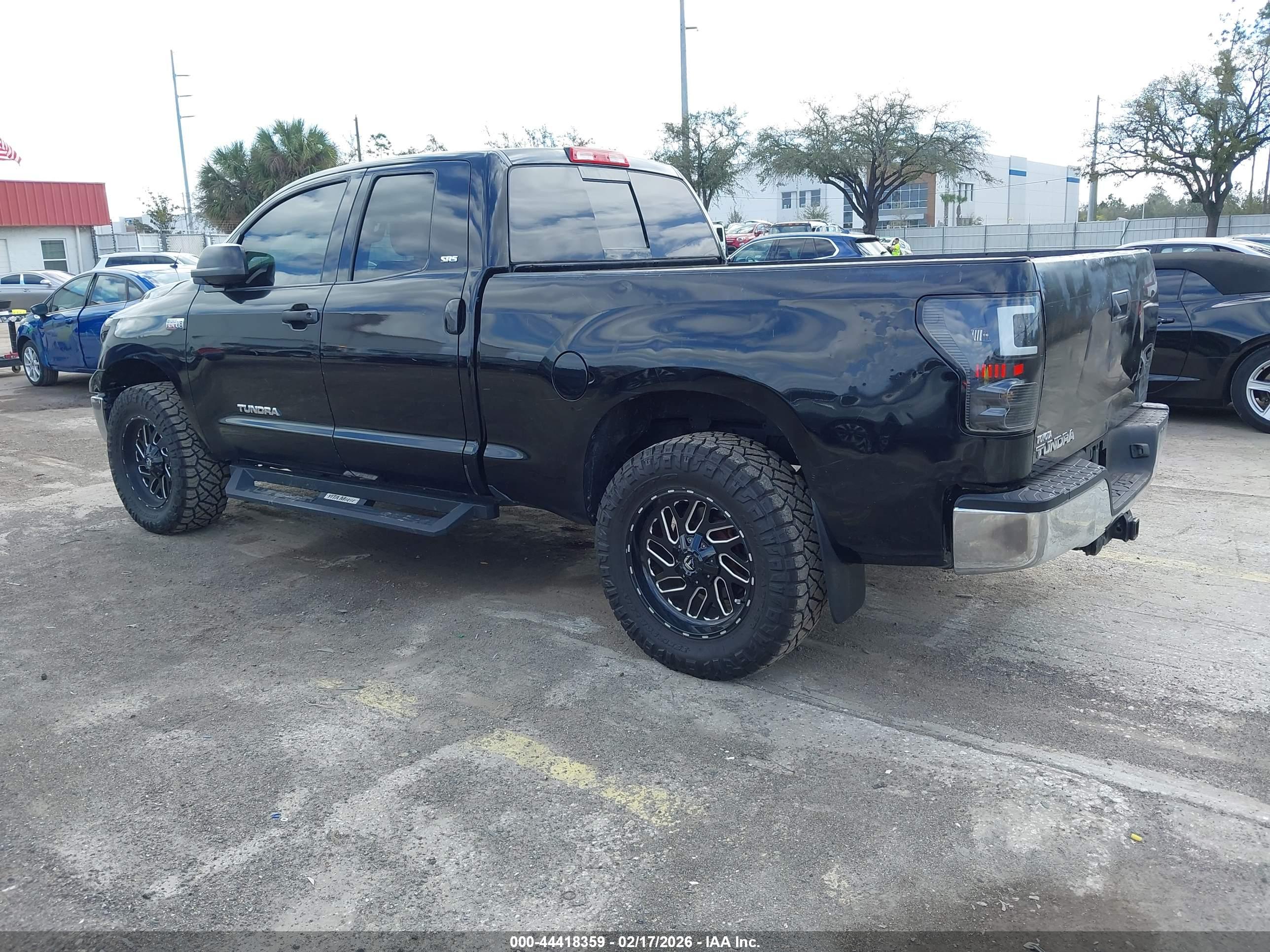 TOYOTA TUNDRA image 3