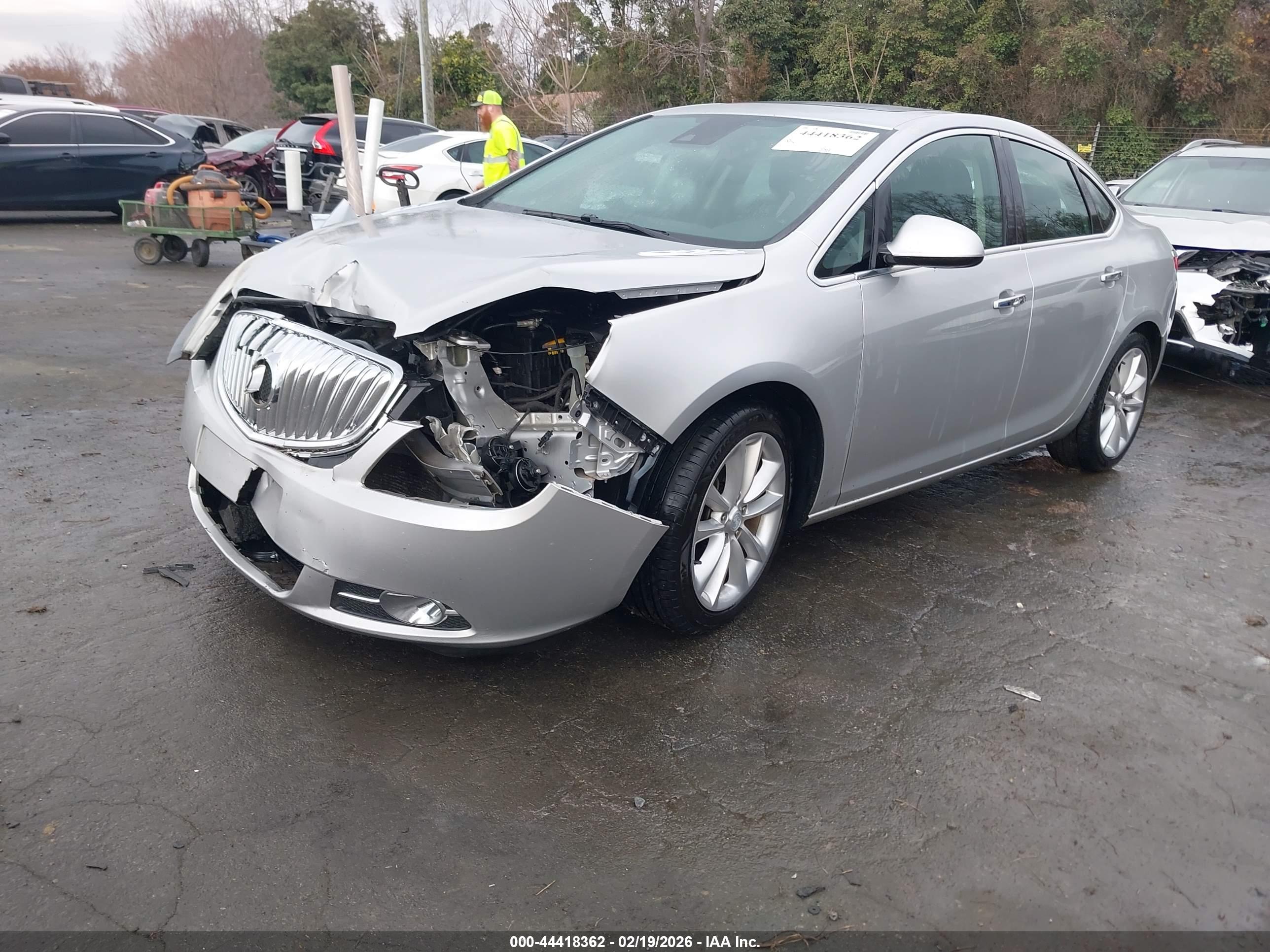 BUICK VERANO image 2