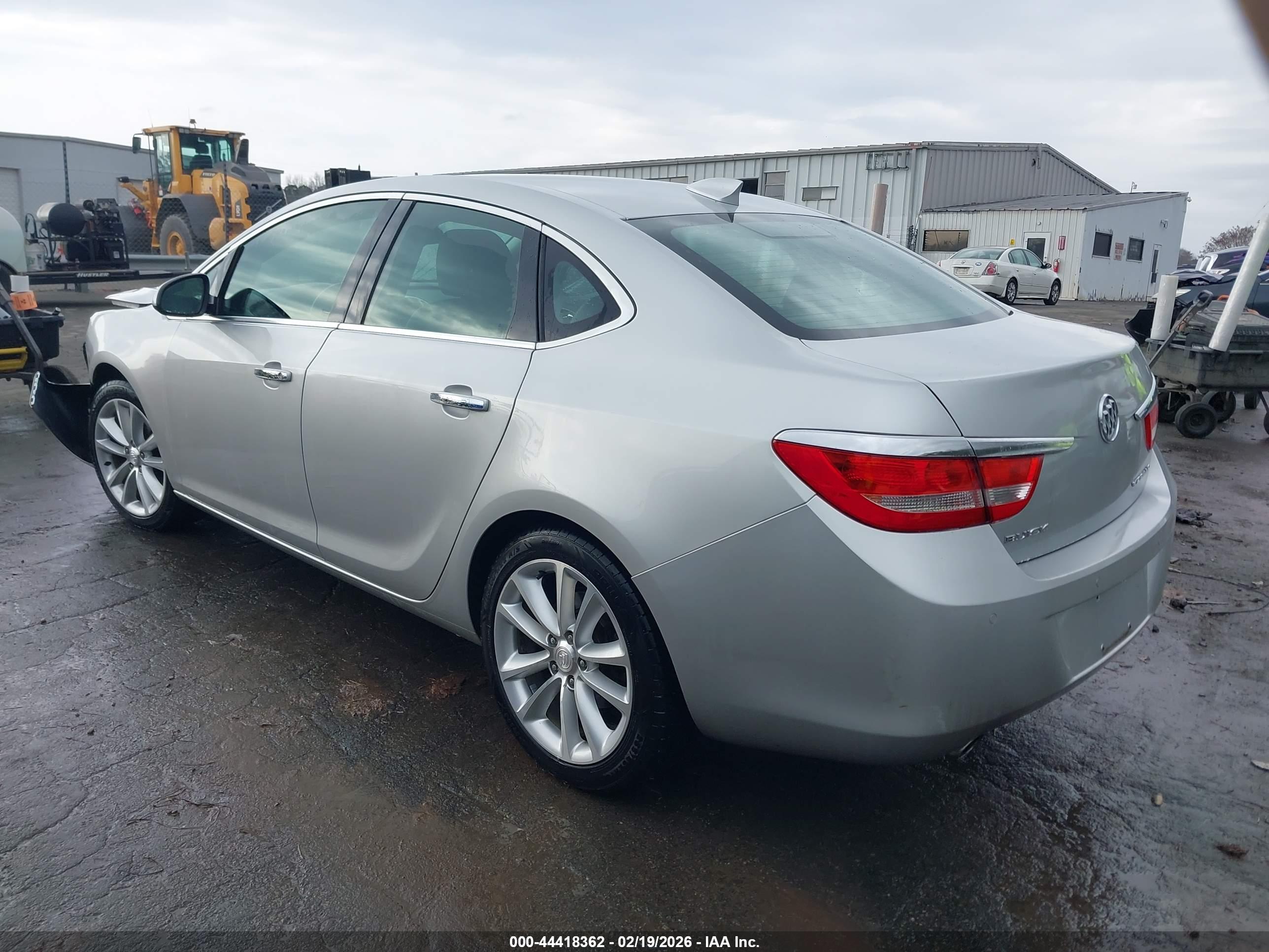 BUICK VERANO image 3