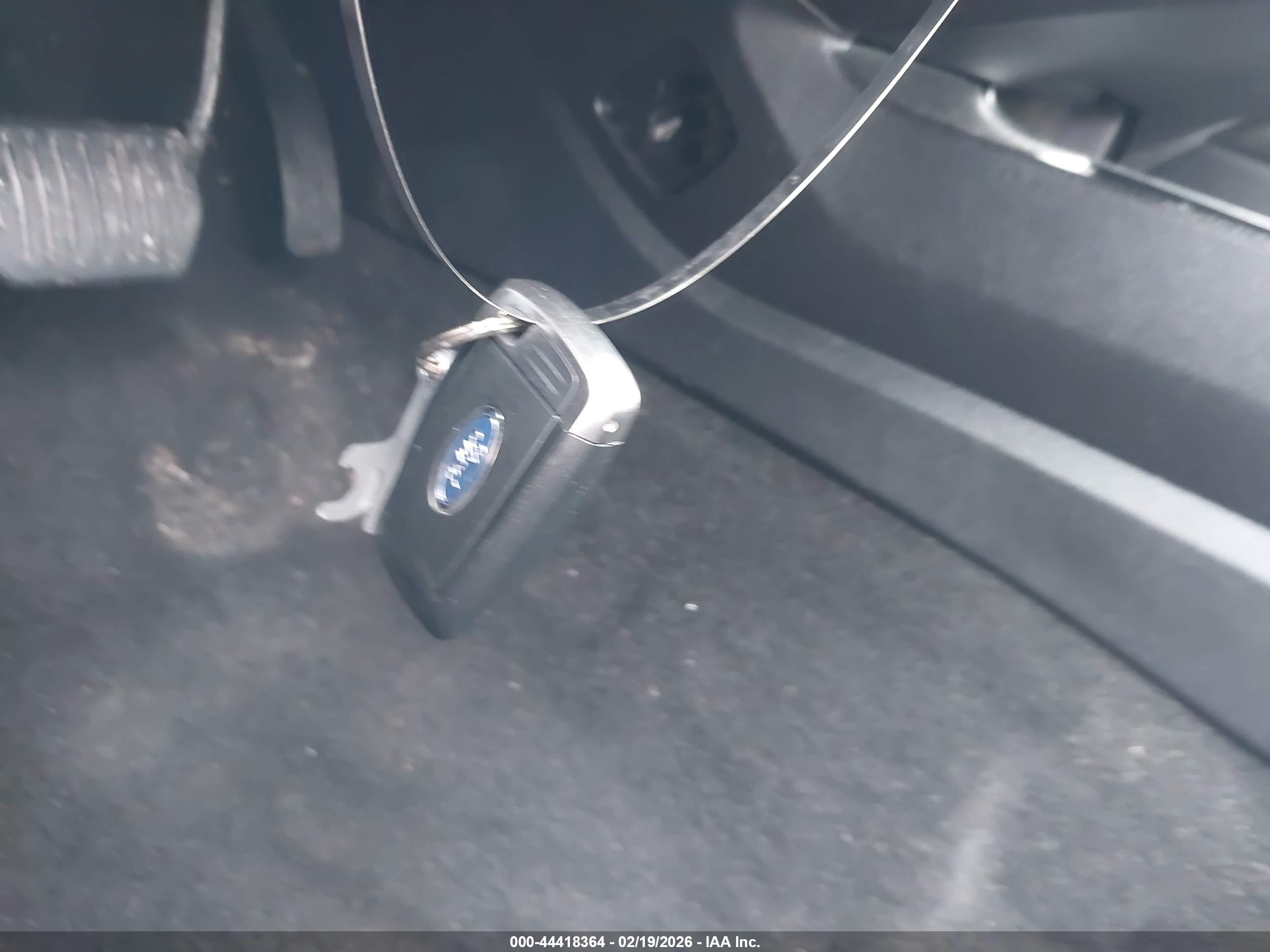 FORD FUSION image 11