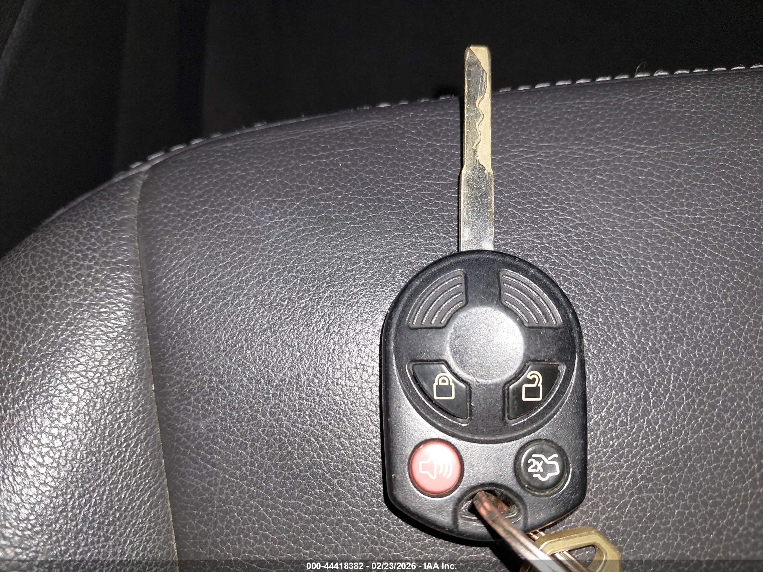 FORD ESCAPE image 11