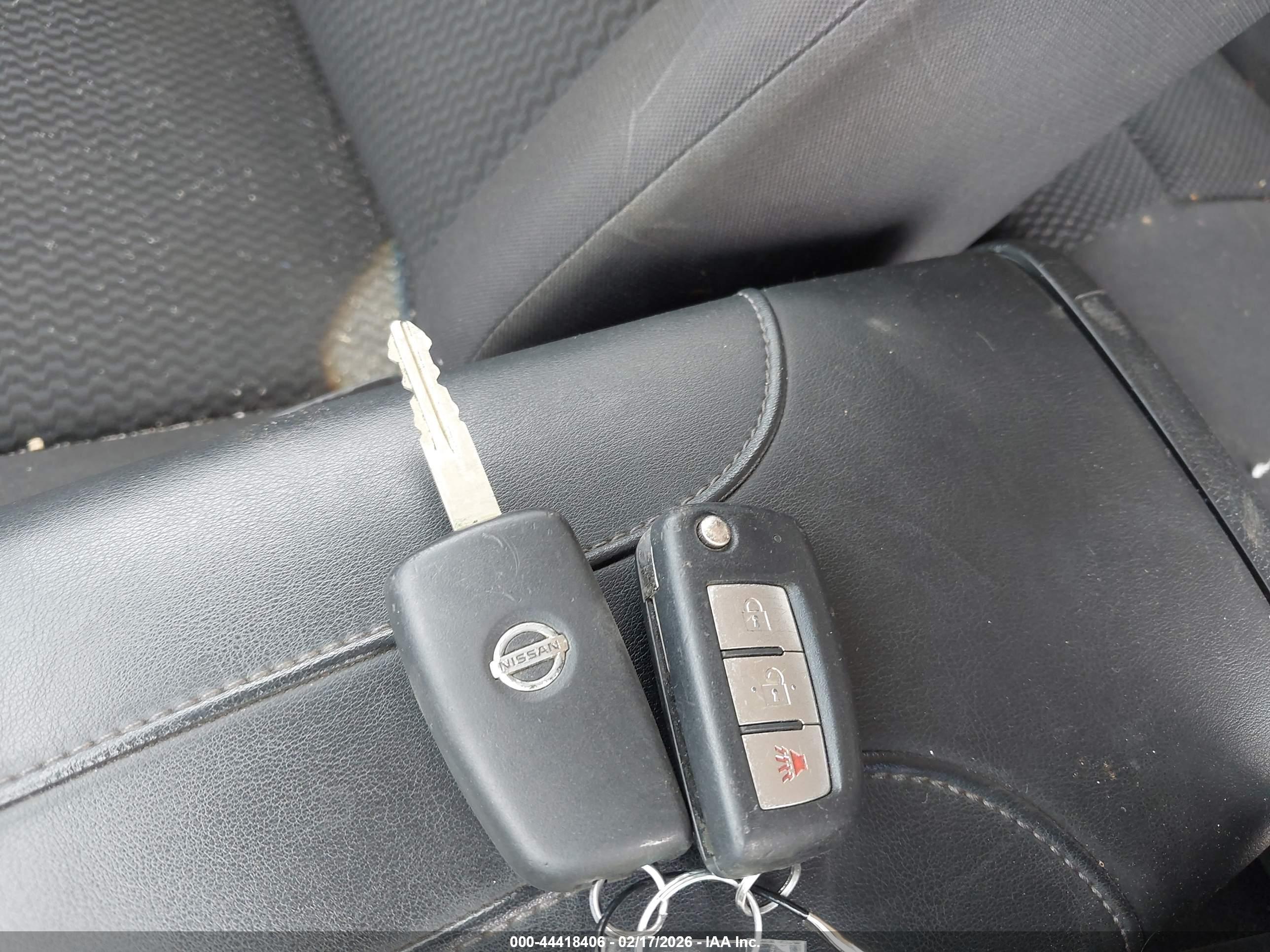 NISSAN ROGUE image 11