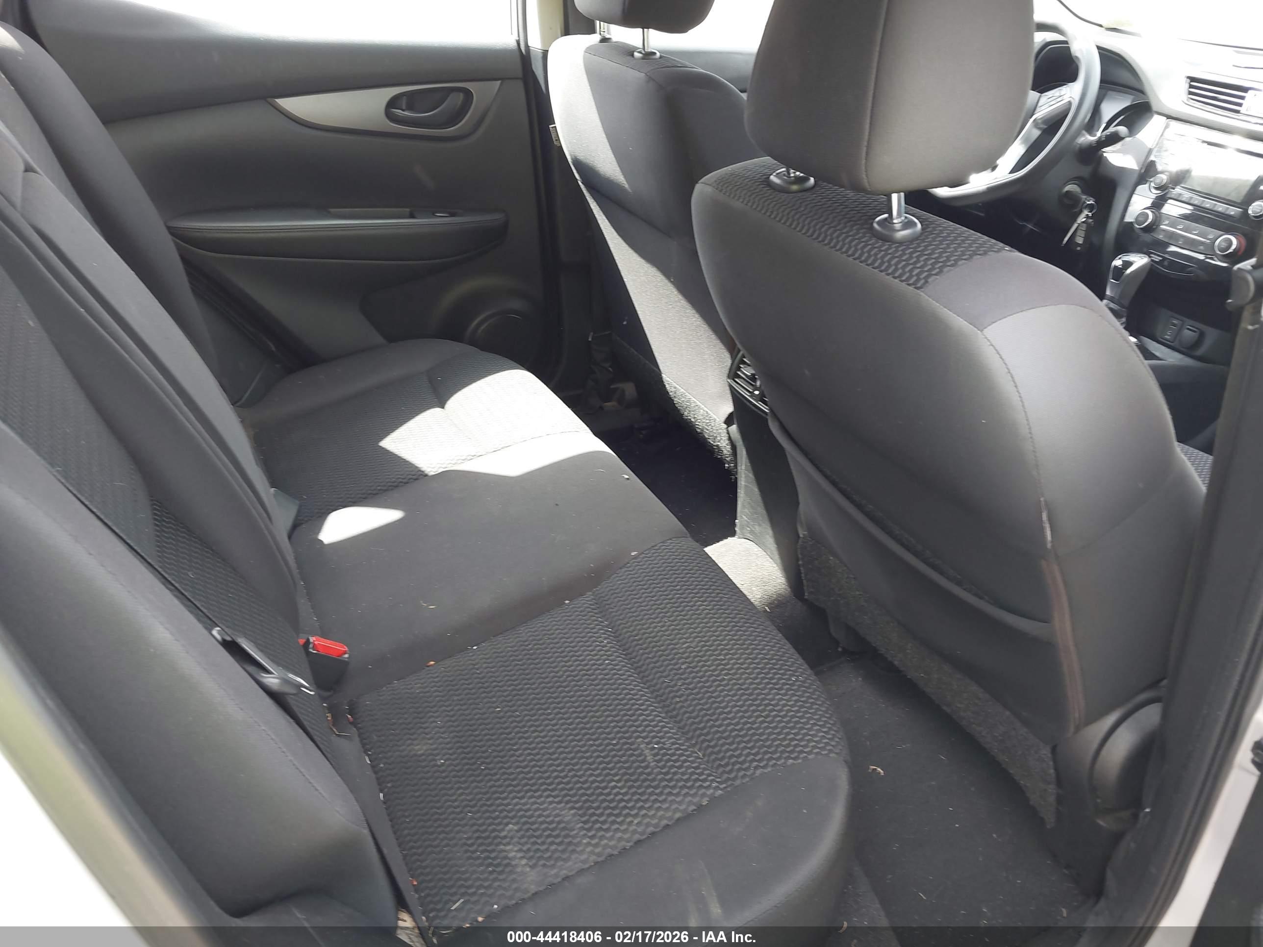 NISSAN ROGUE image 8