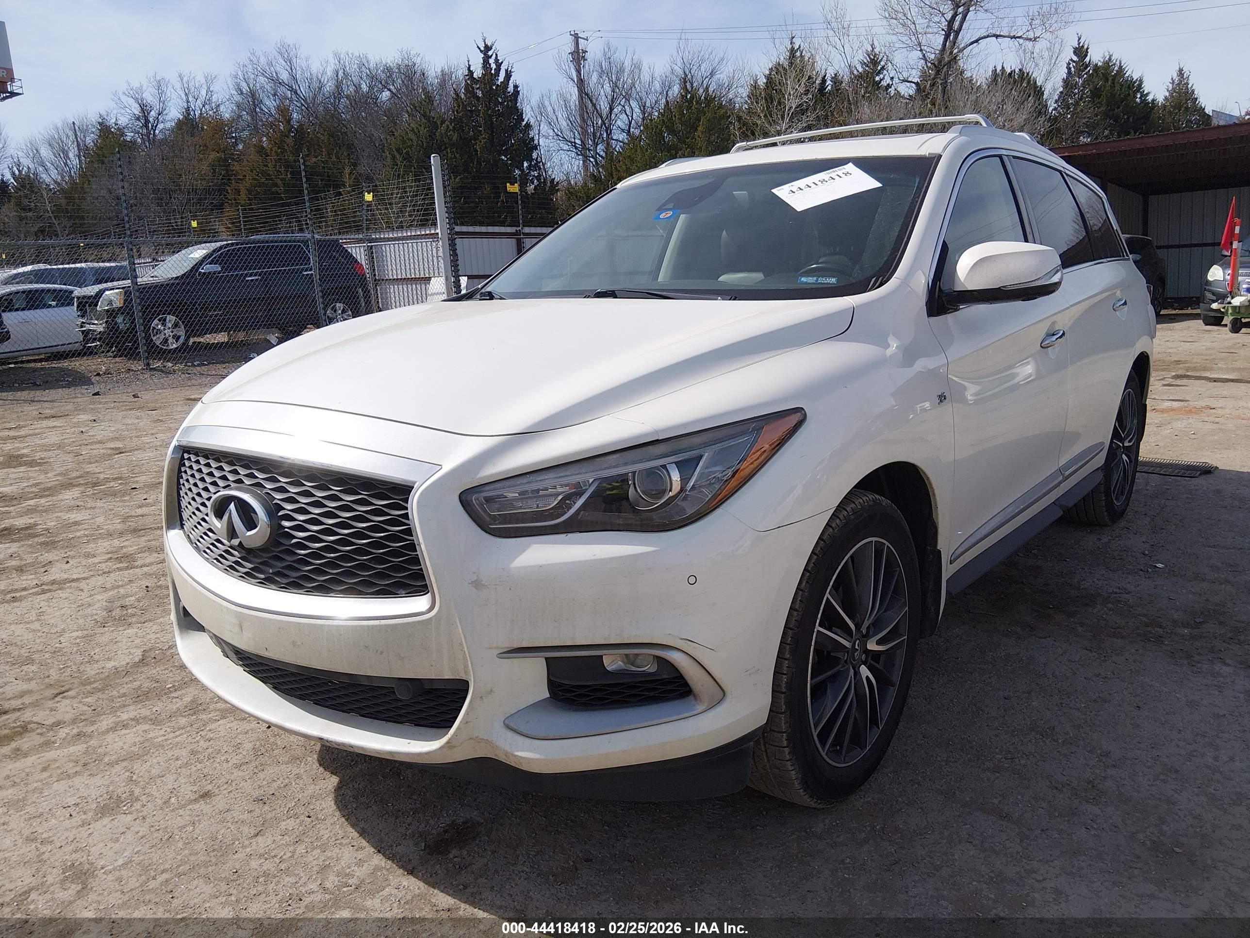 INFINITI QX60 image 2