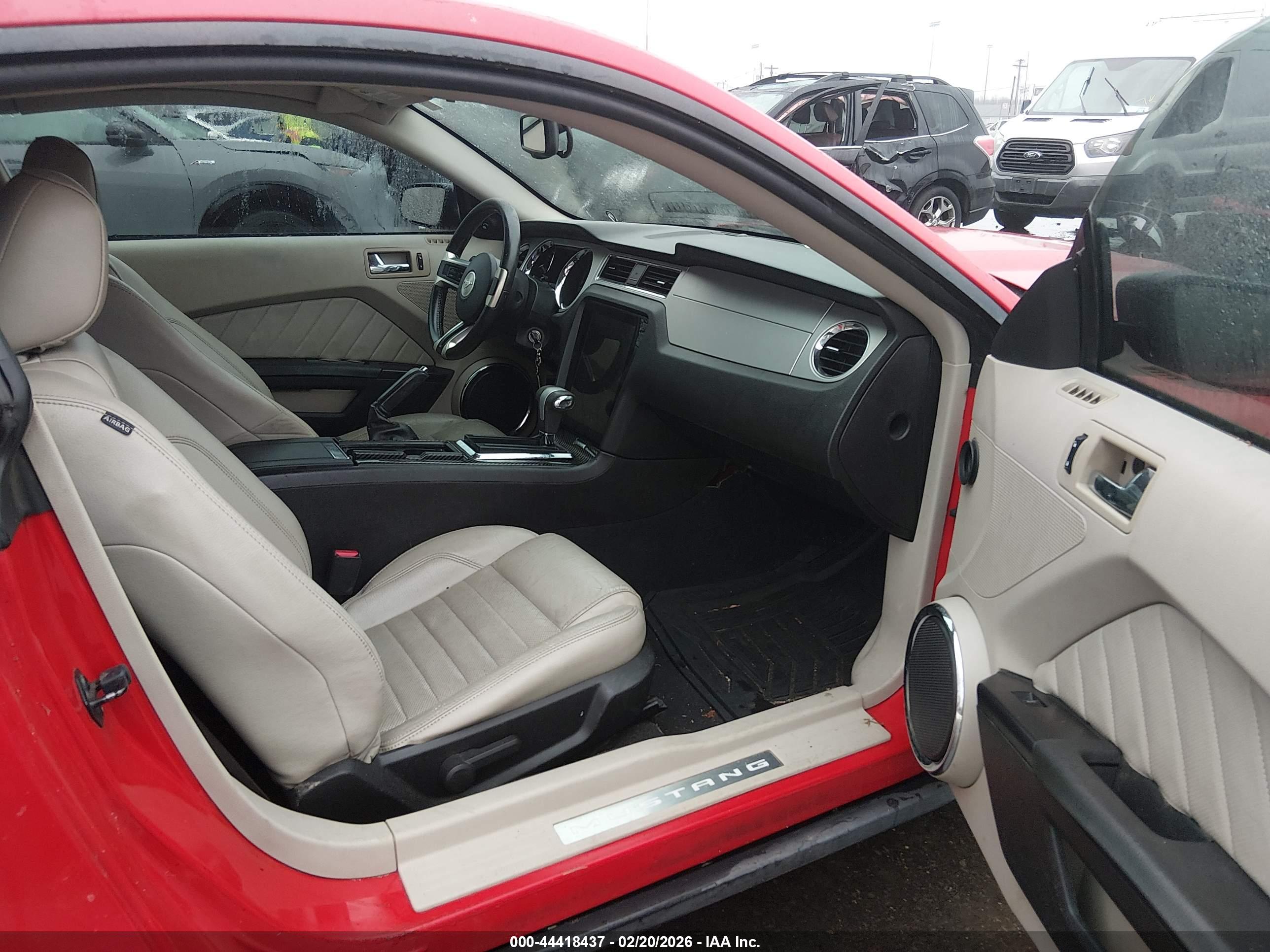 FORD MUSTANG image 5