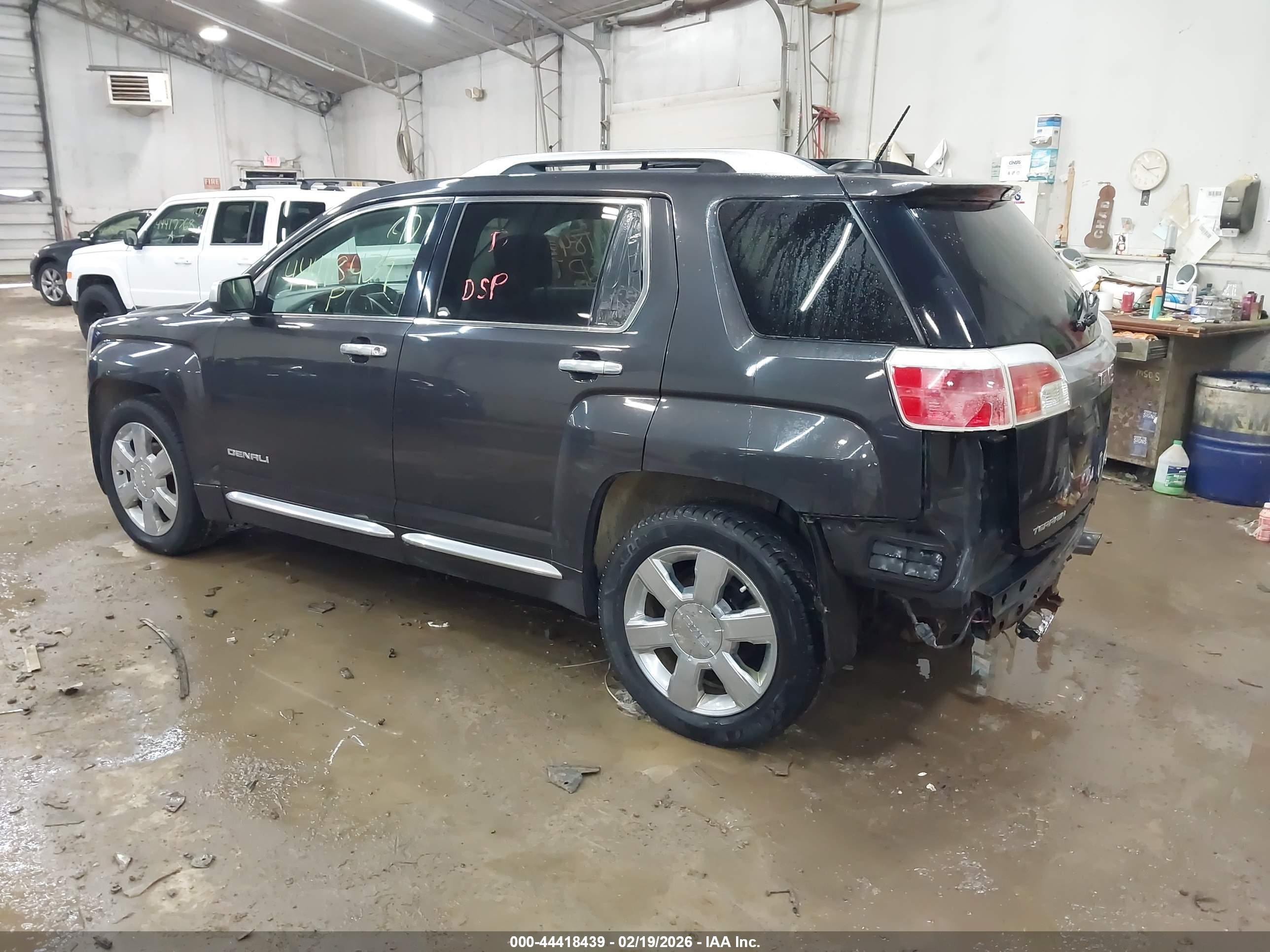 GMC TERRAIN image 3