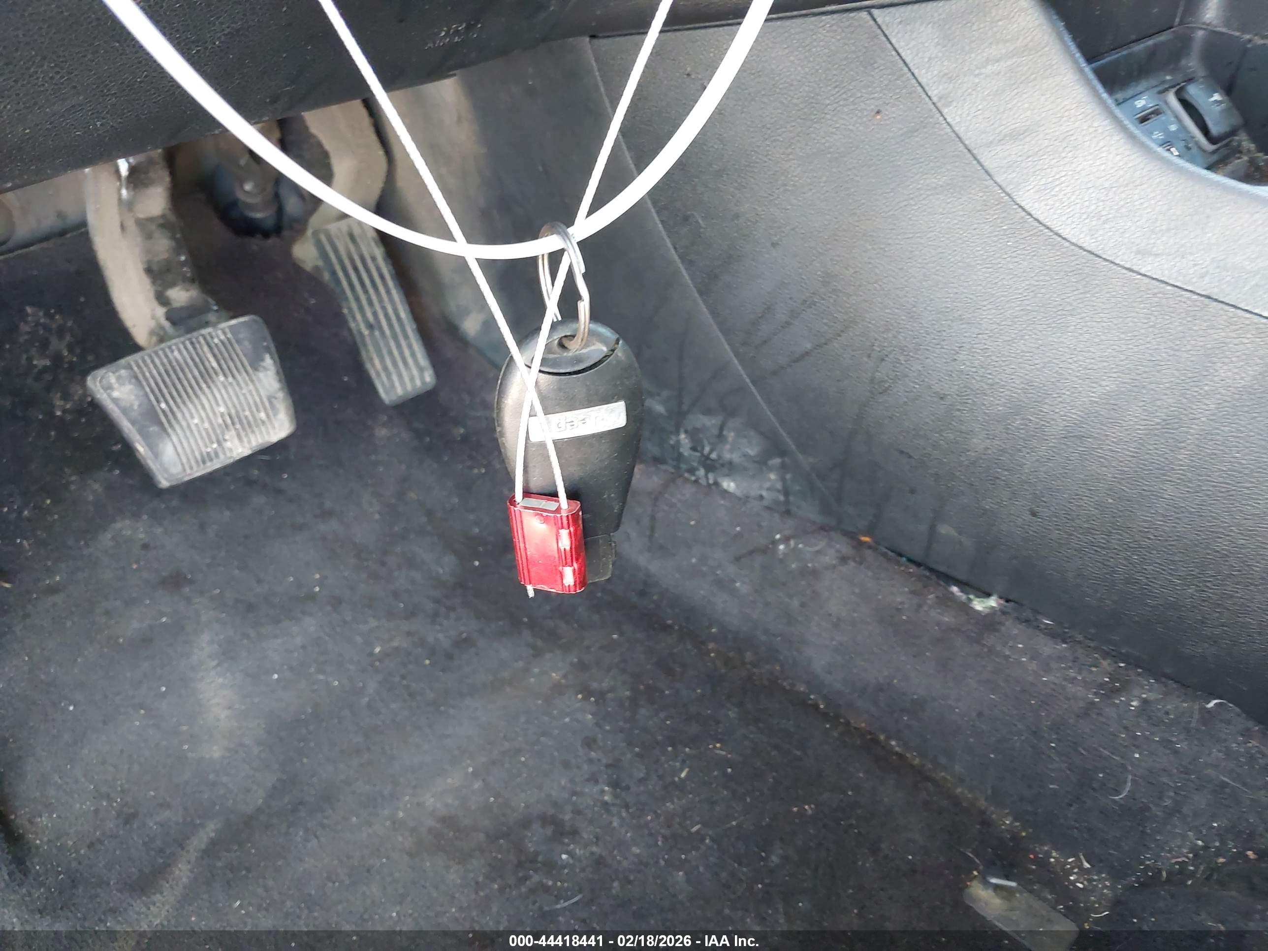 JEEP CHEROKEE image 11