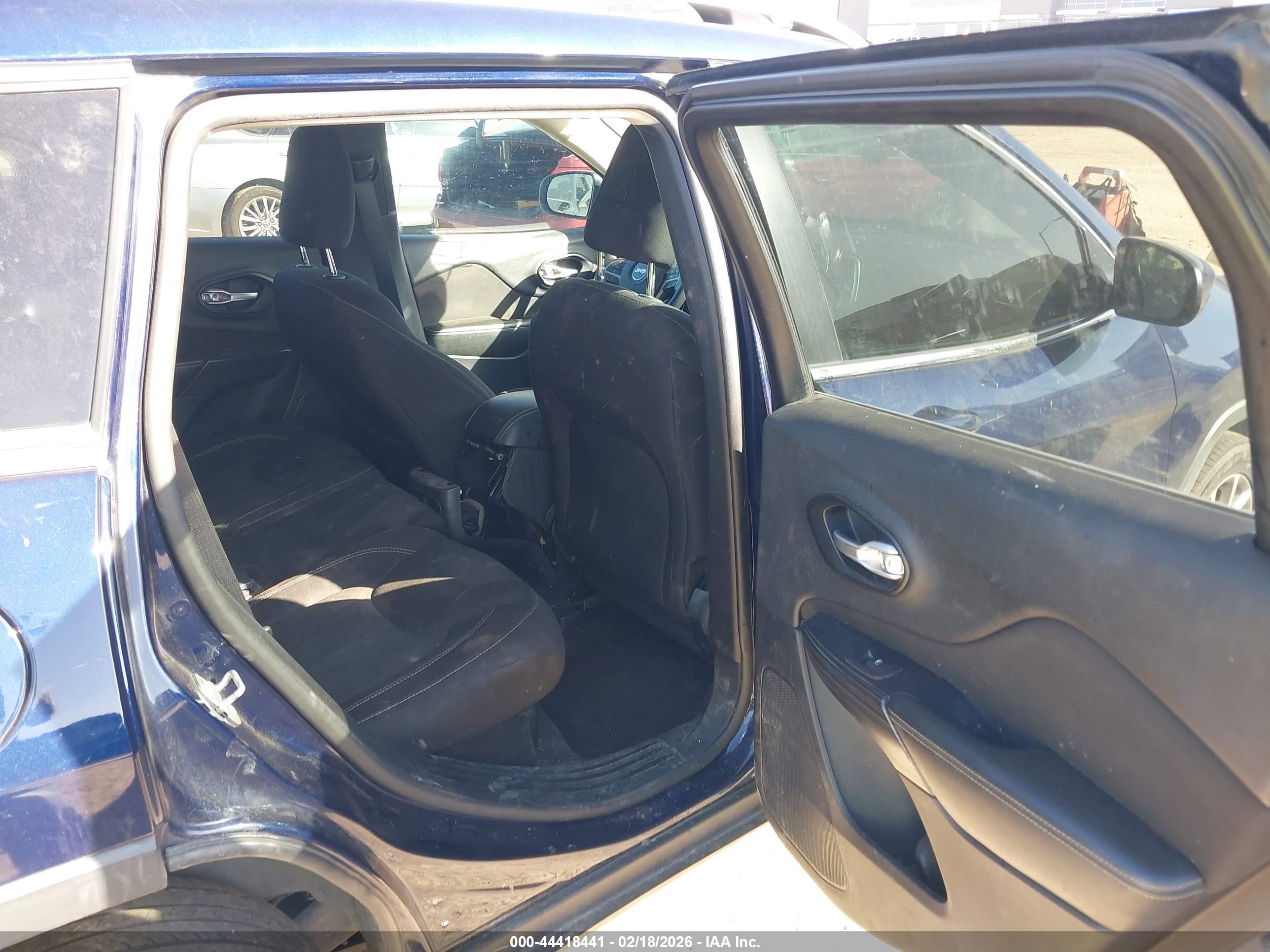 JEEP CHEROKEE image 8
