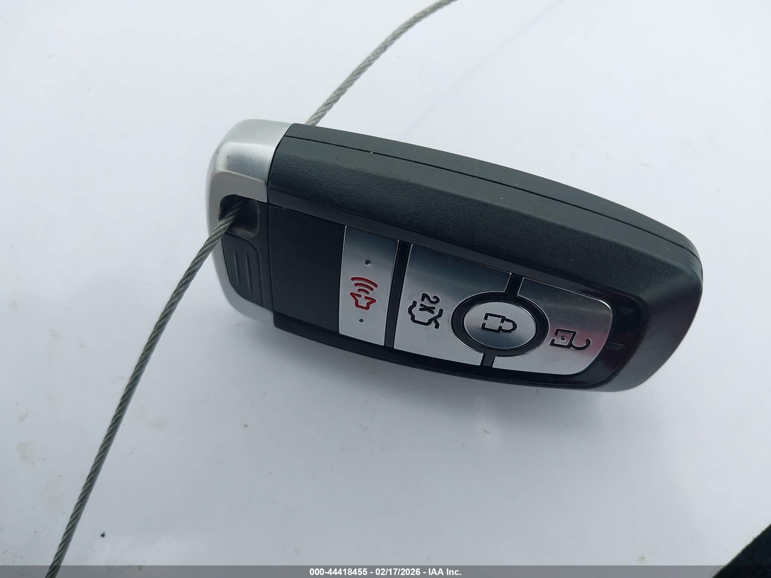 FORD FUSION image 11
