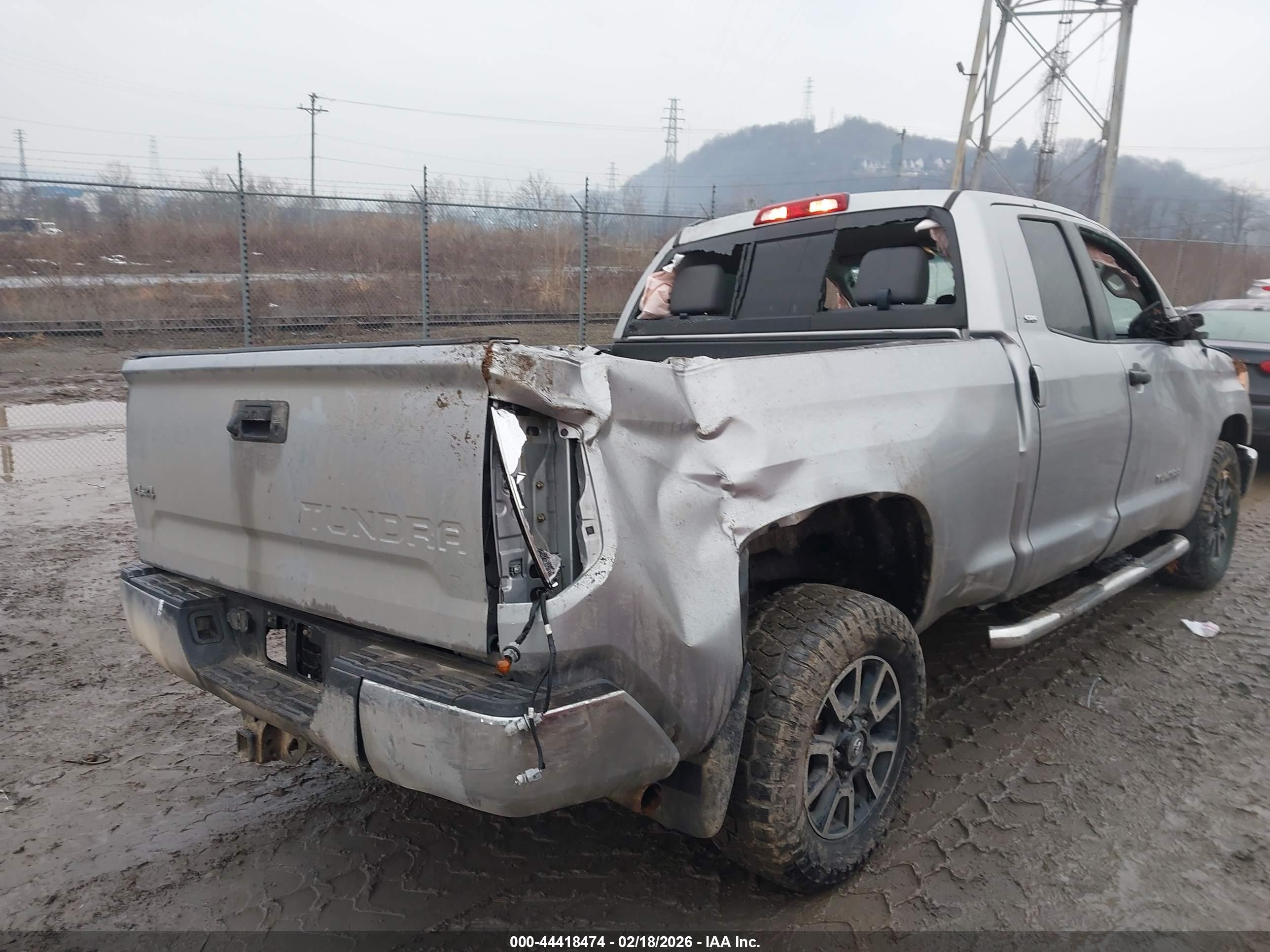 TOYOTA TUNDRA image 6