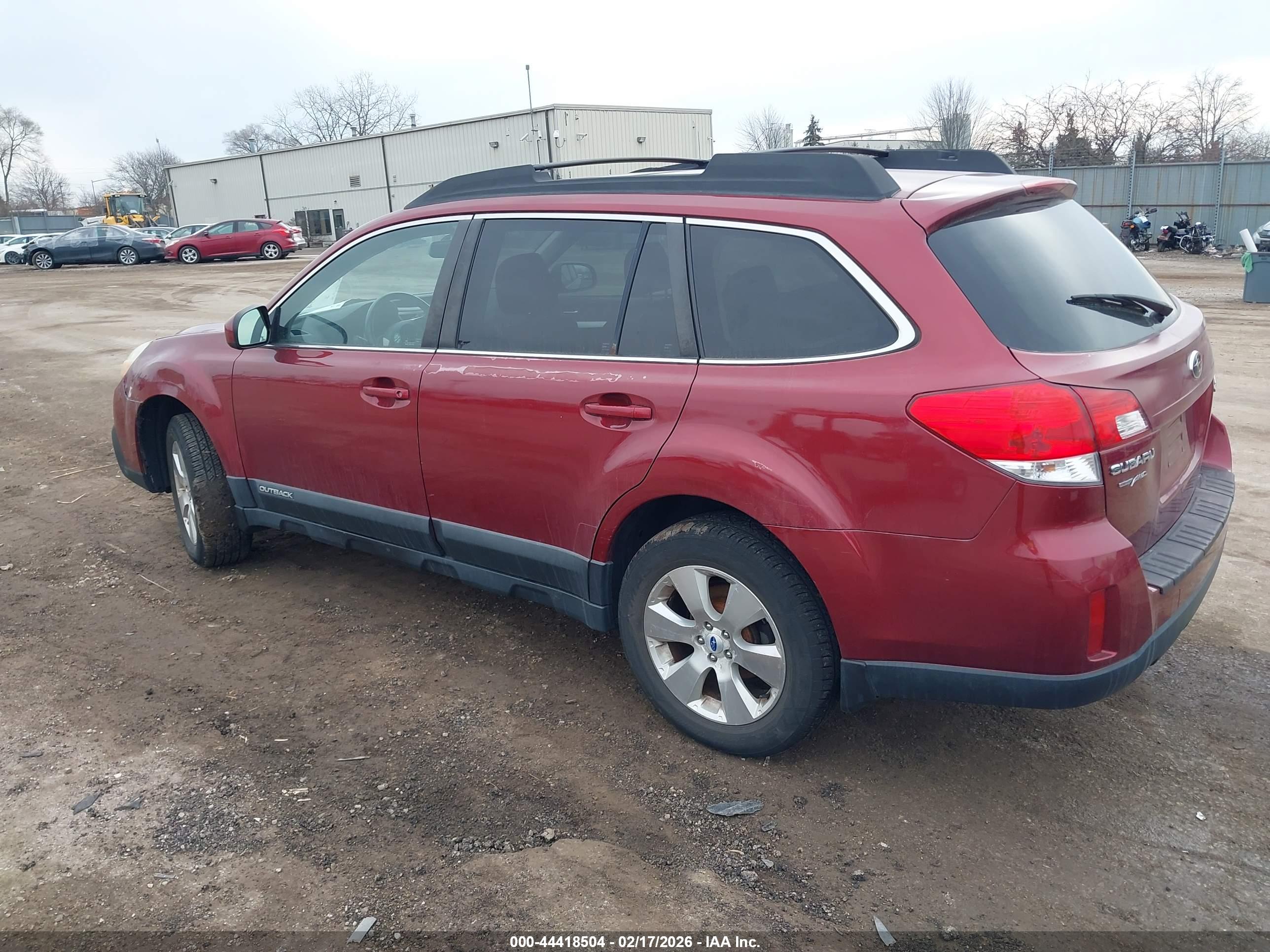SUBARU OUTBACK image 3