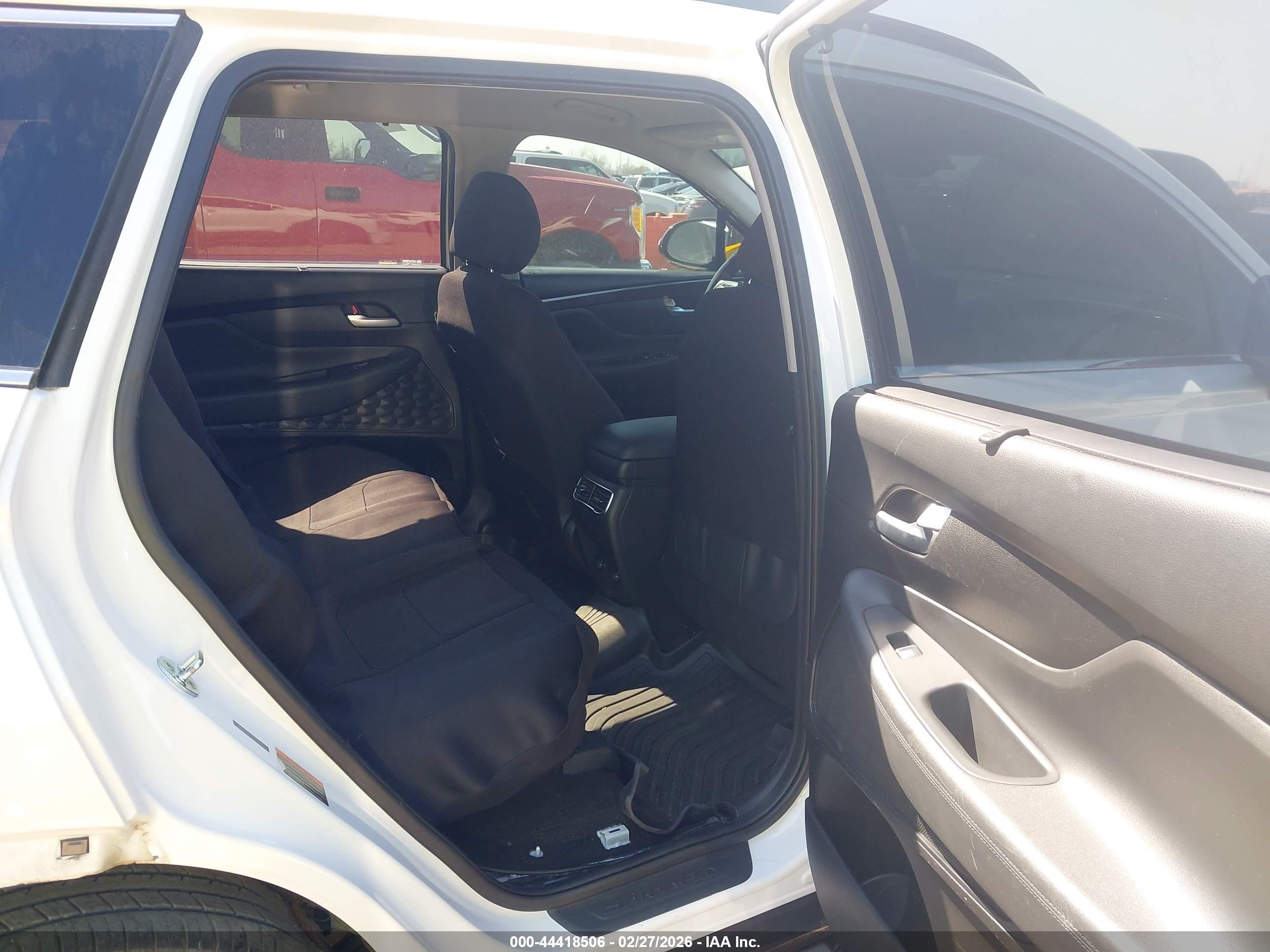 HYUNDAI SANTA image 8