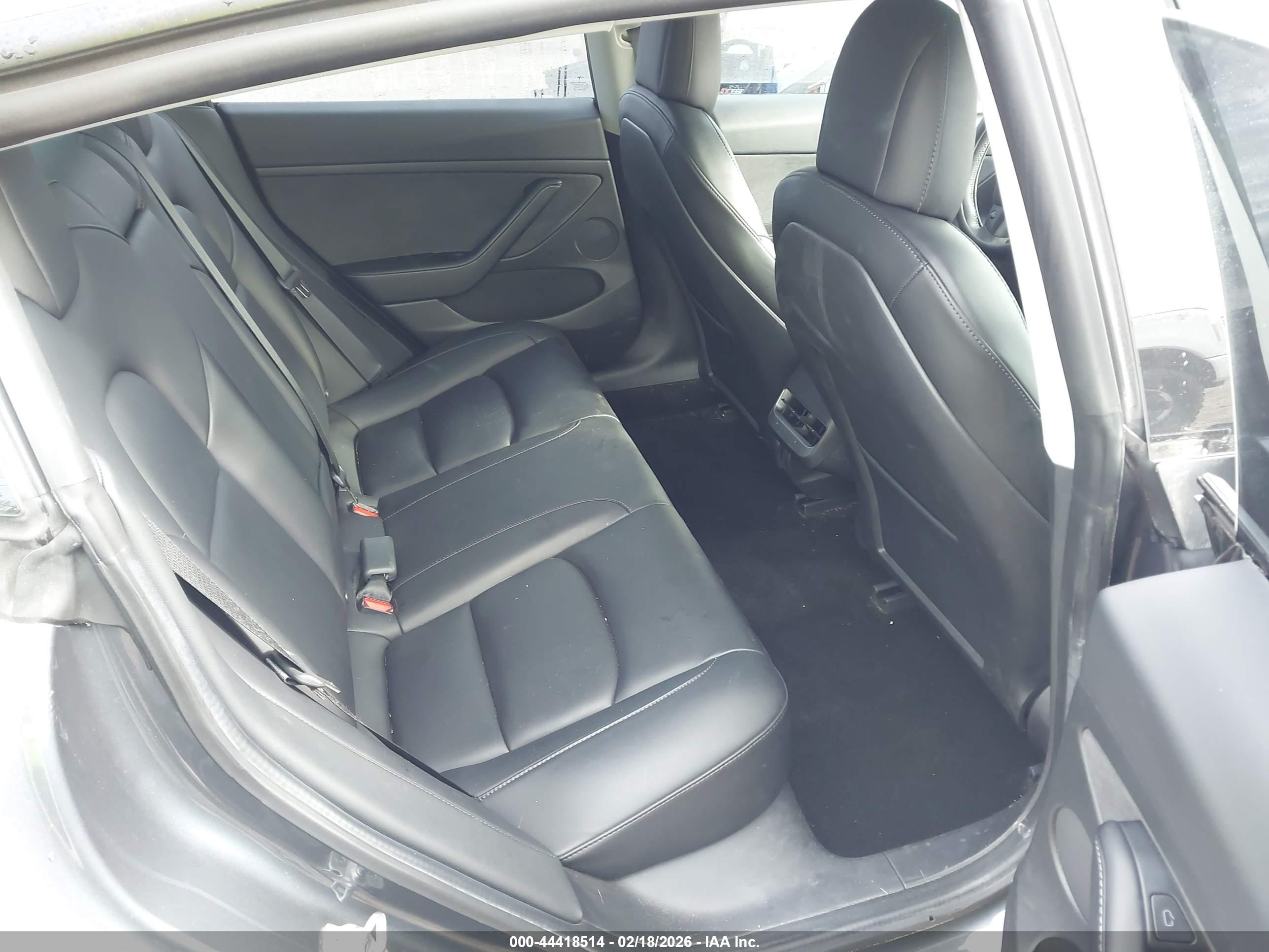 TESLA MODEL image 8