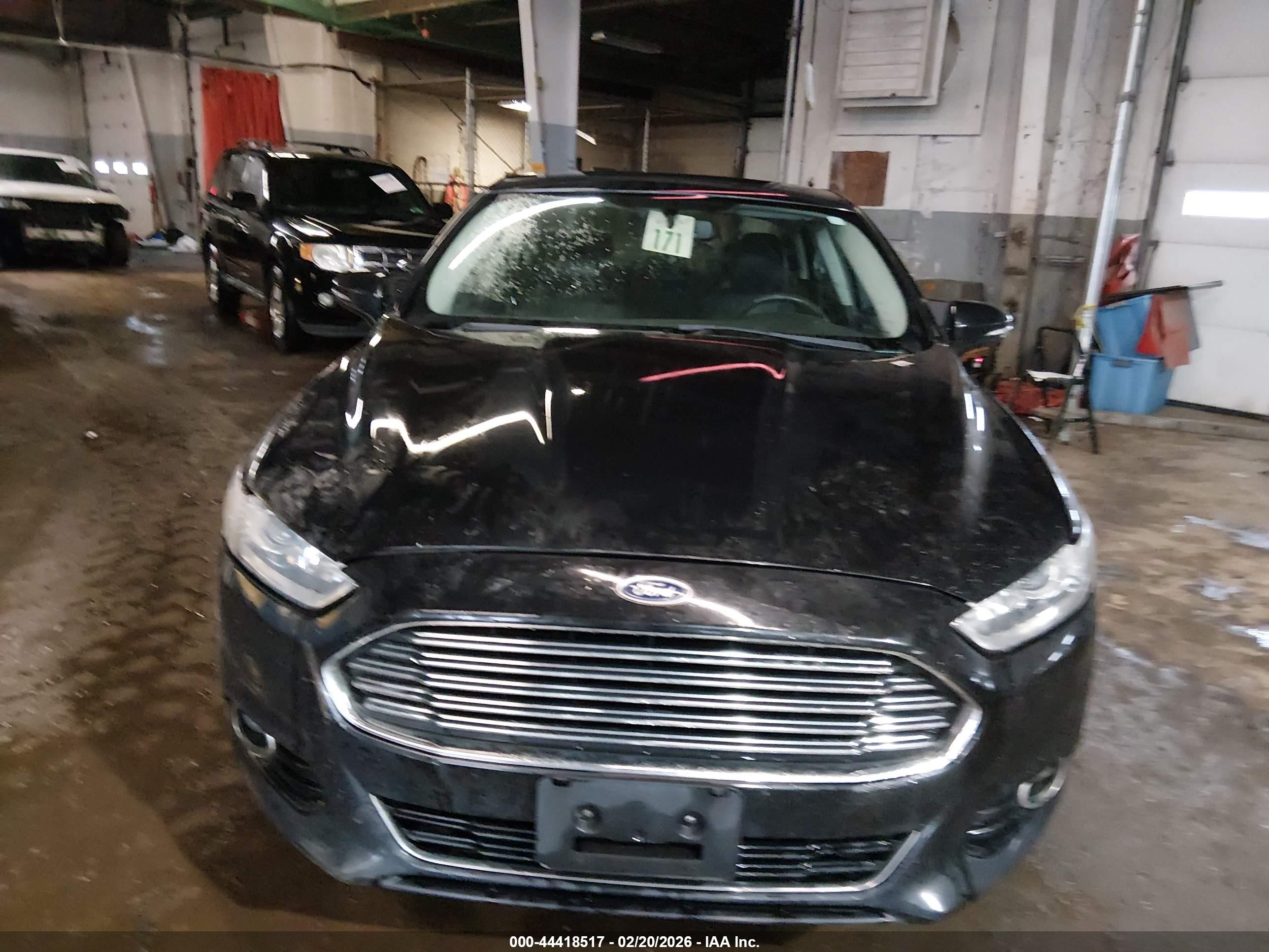 FORD FUSION image 6