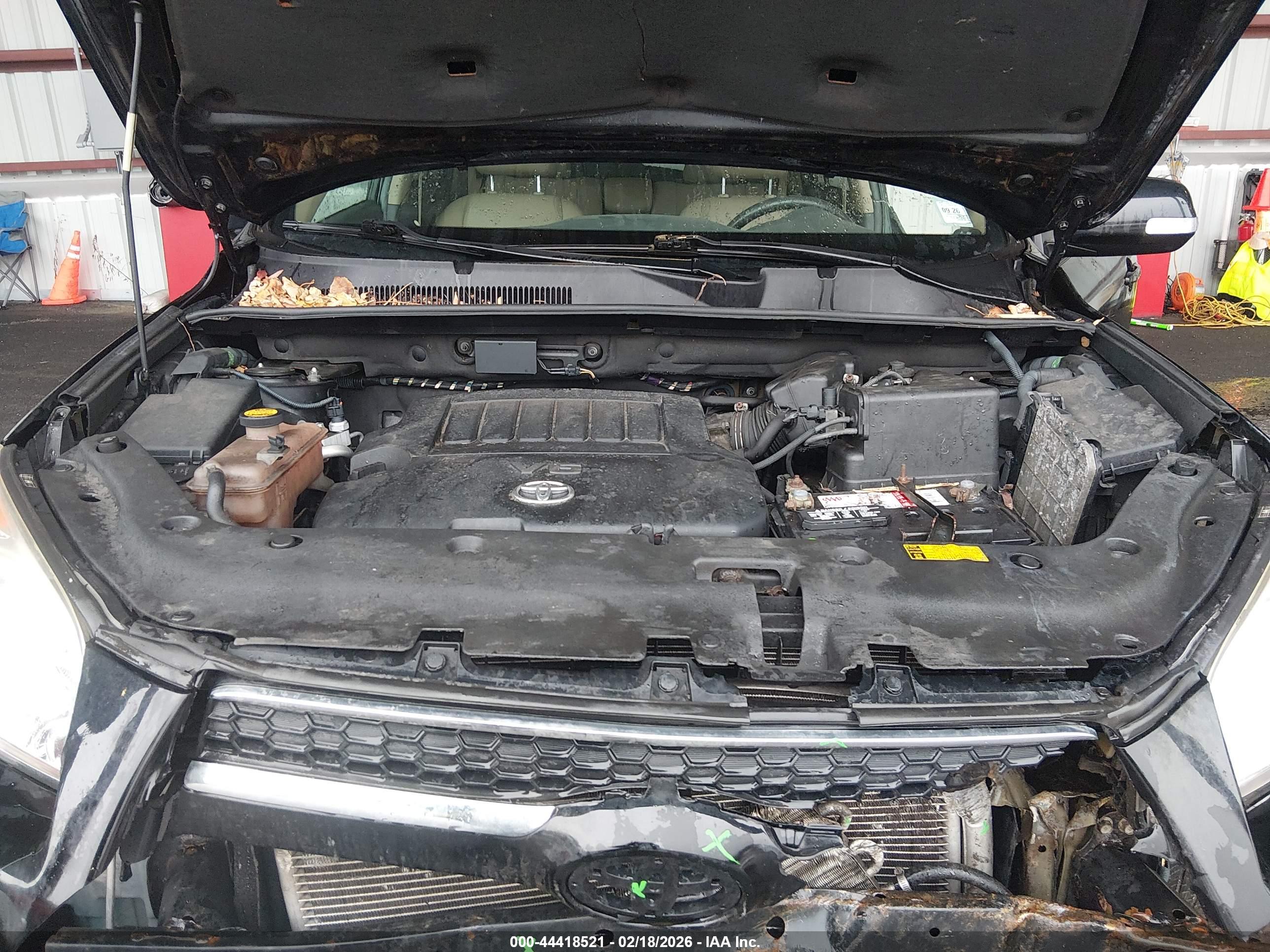 TOYOTA RAV4 image 10