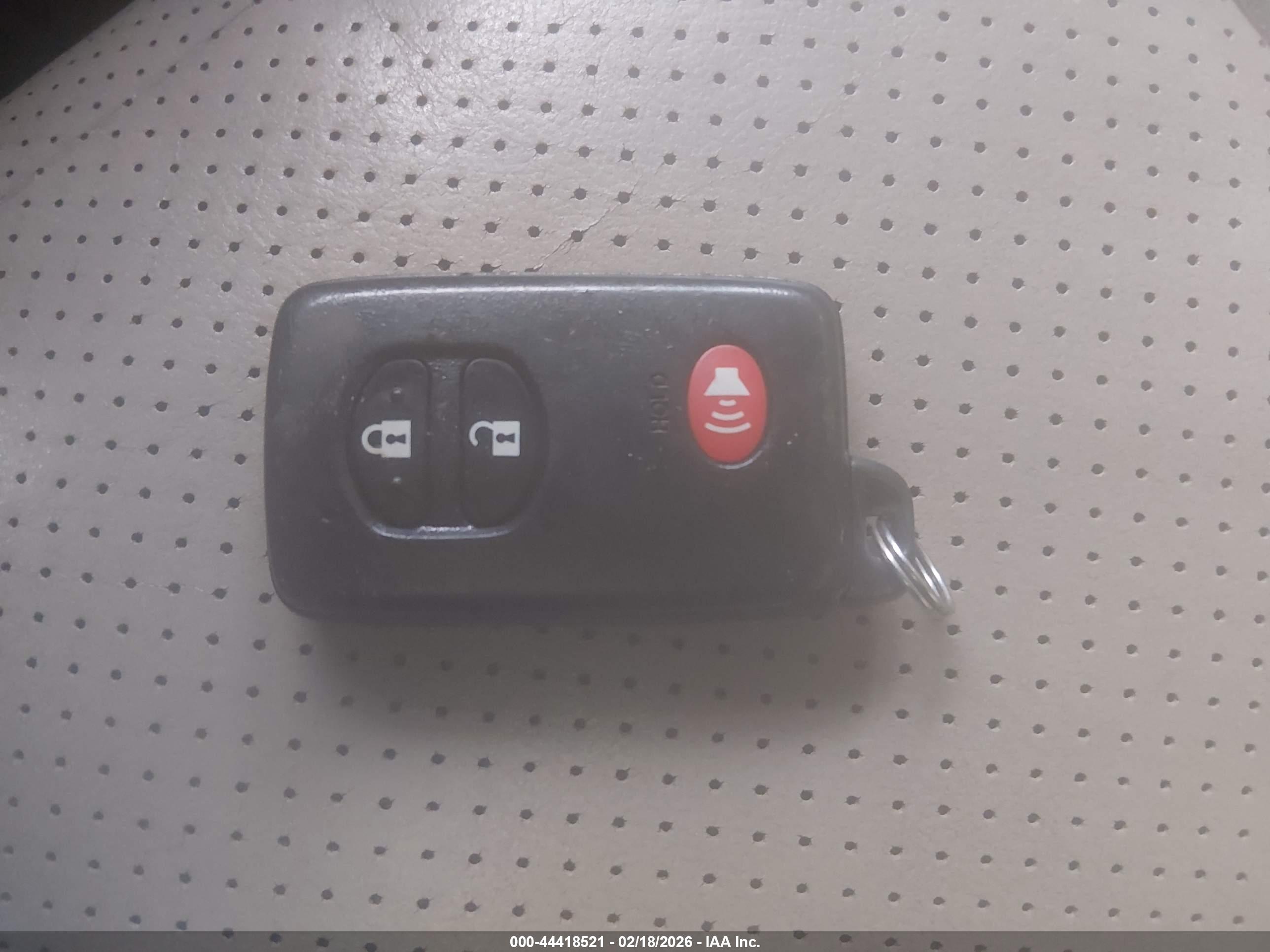 TOYOTA RAV4 image 11