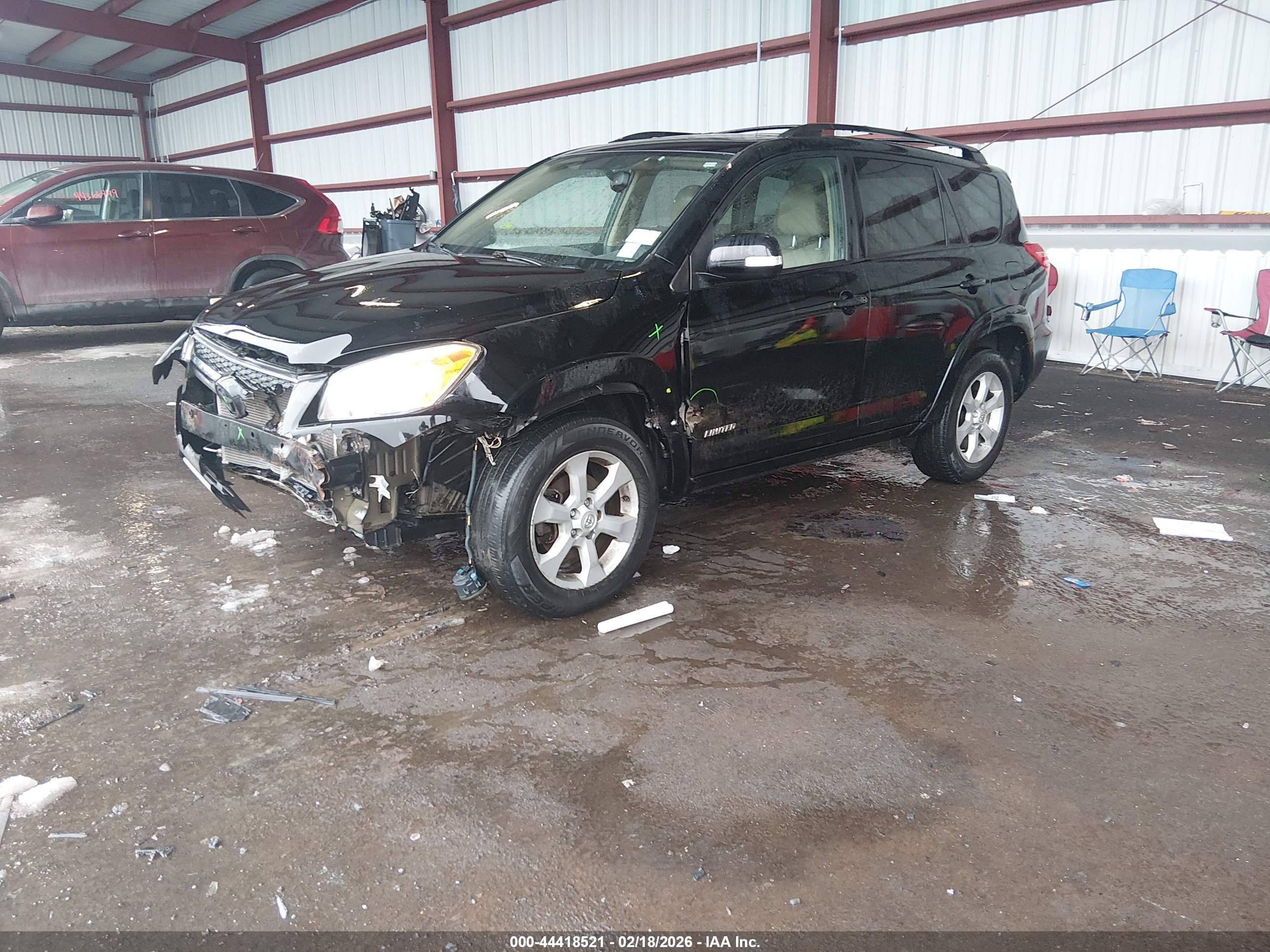 TOYOTA RAV4 image 2