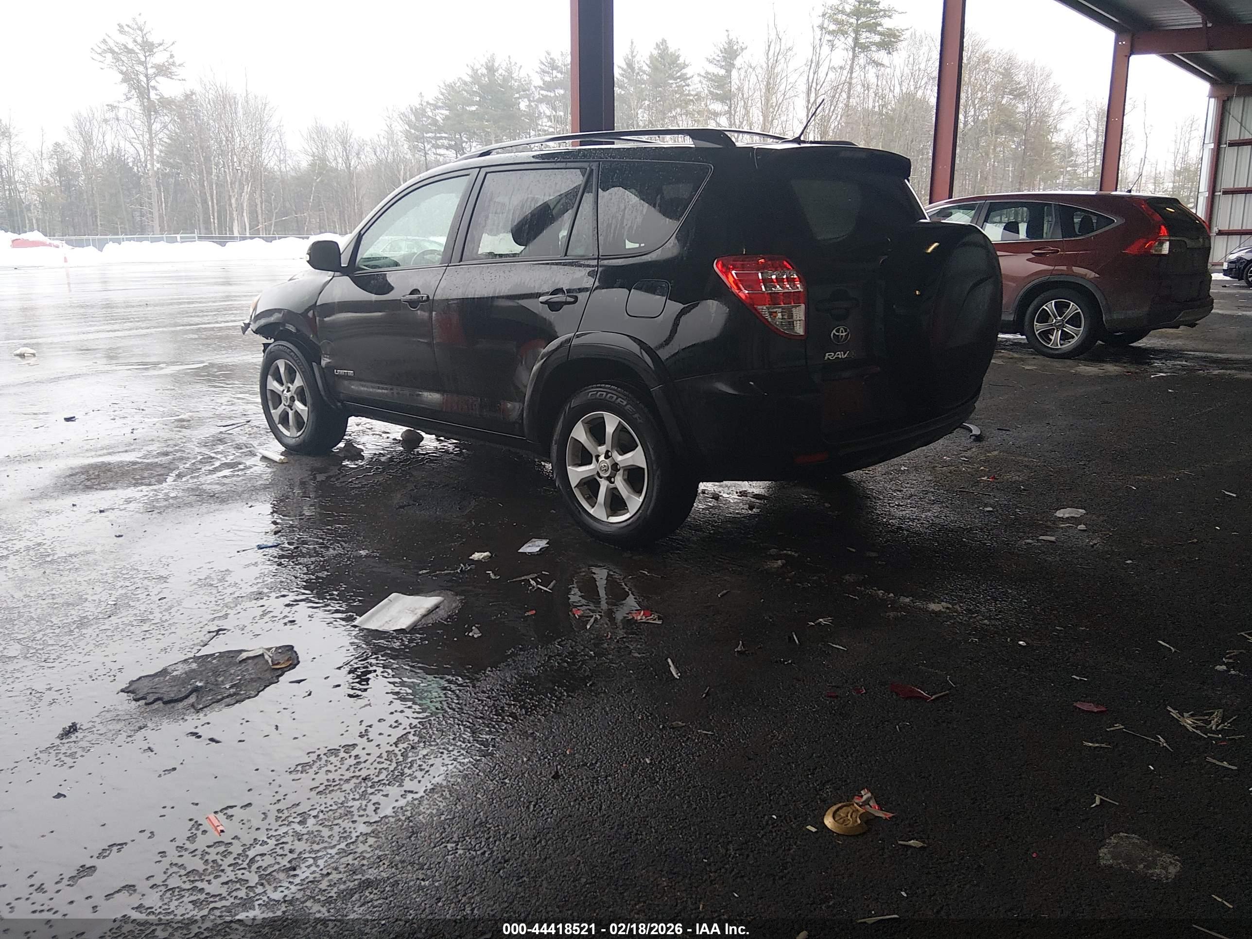 TOYOTA RAV4 image 3