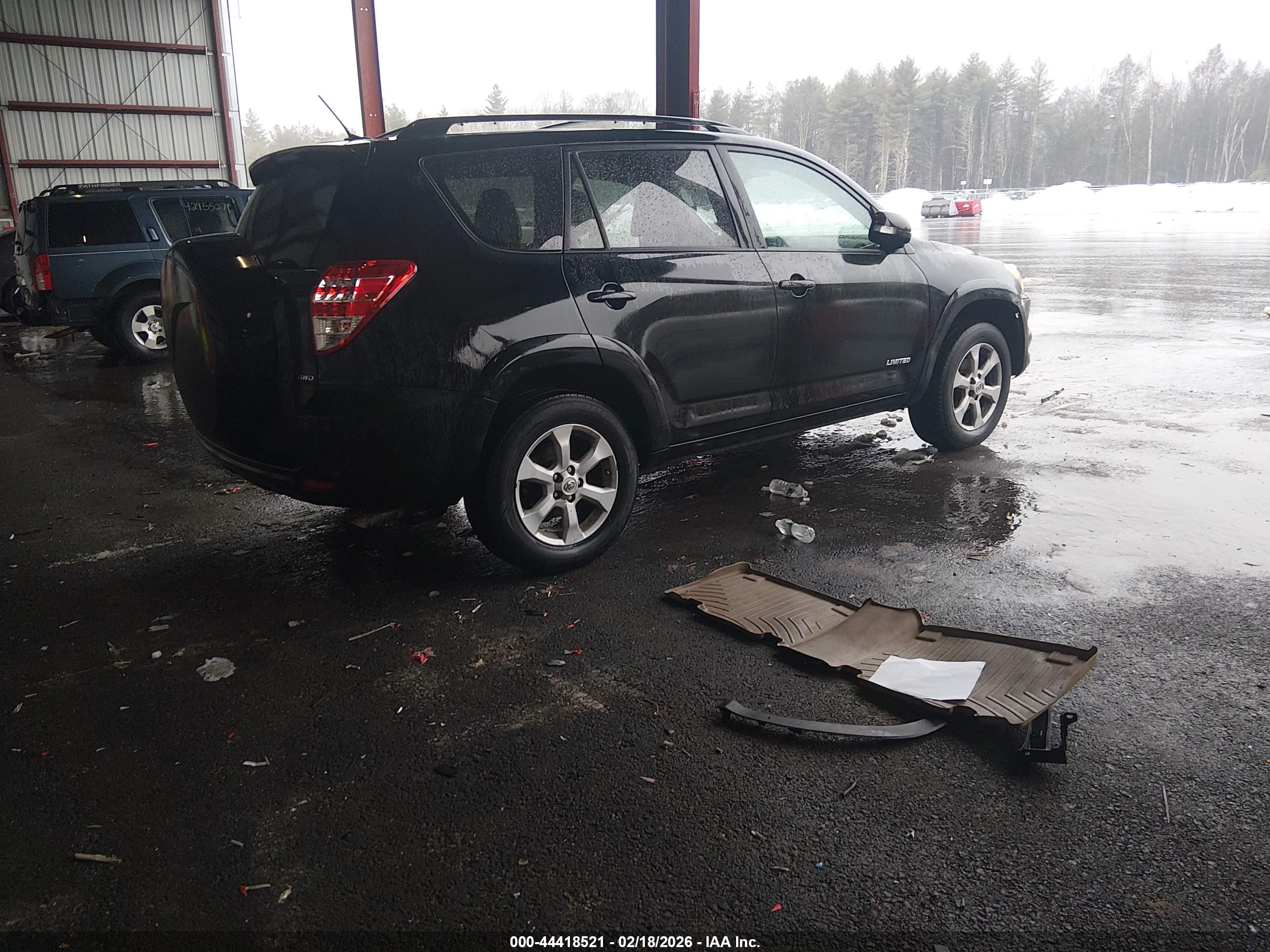 TOYOTA RAV4 image 4