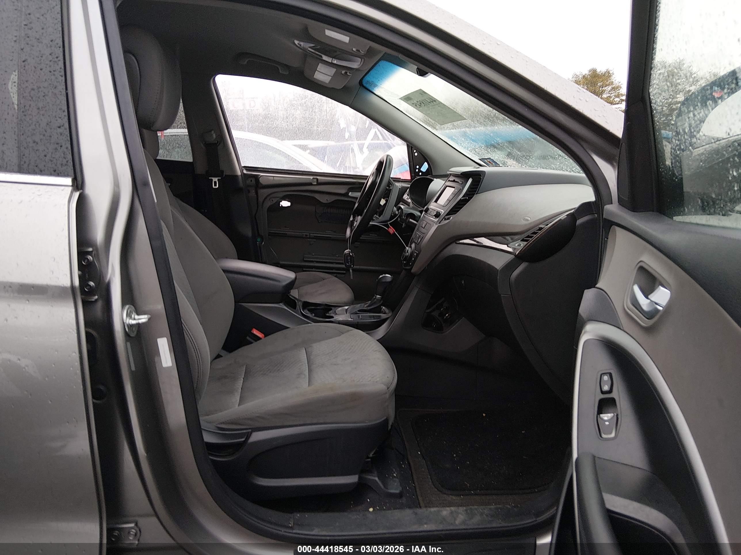 HYUNDAI SANTA image 5