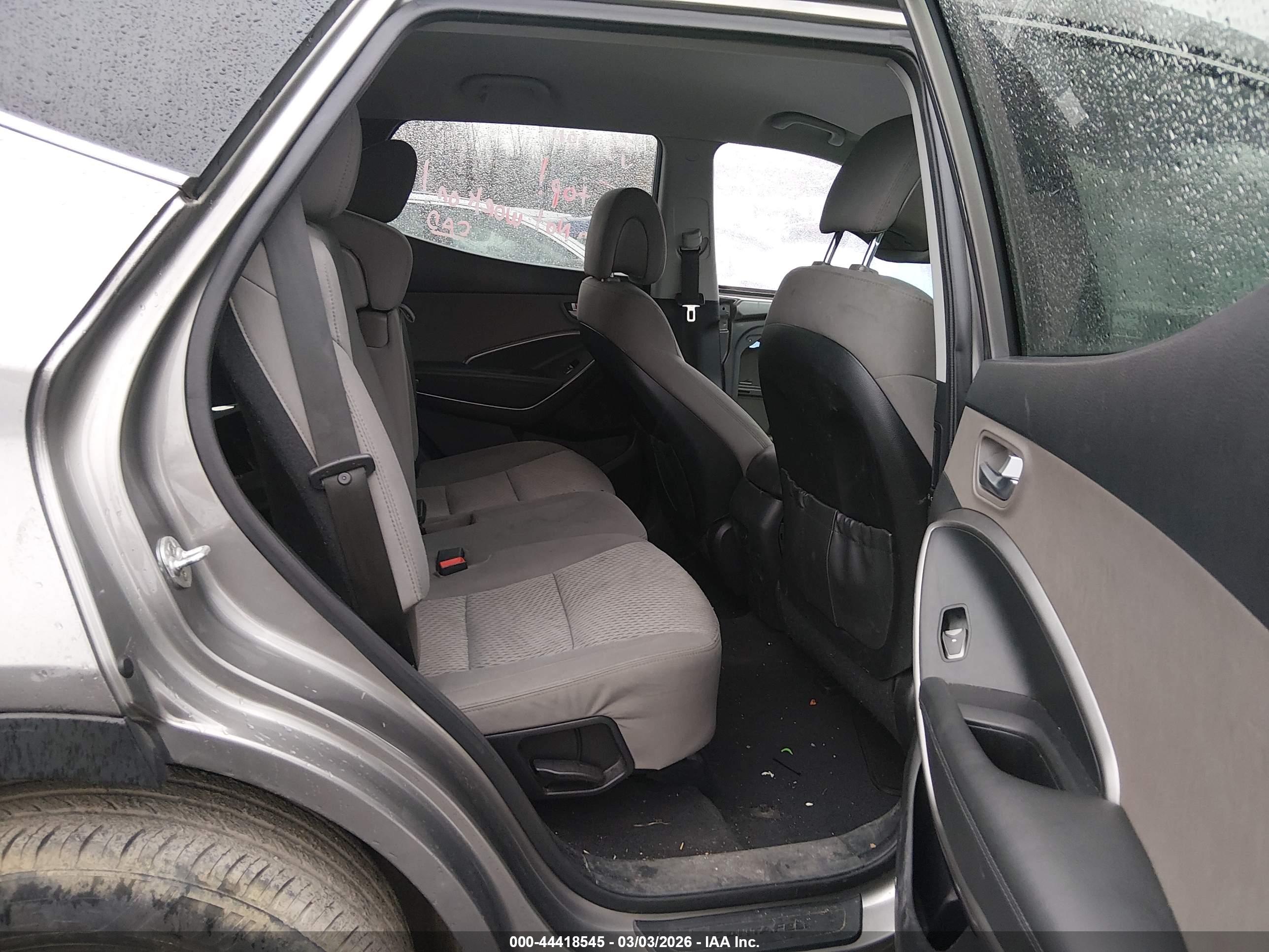 HYUNDAI SANTA image 8