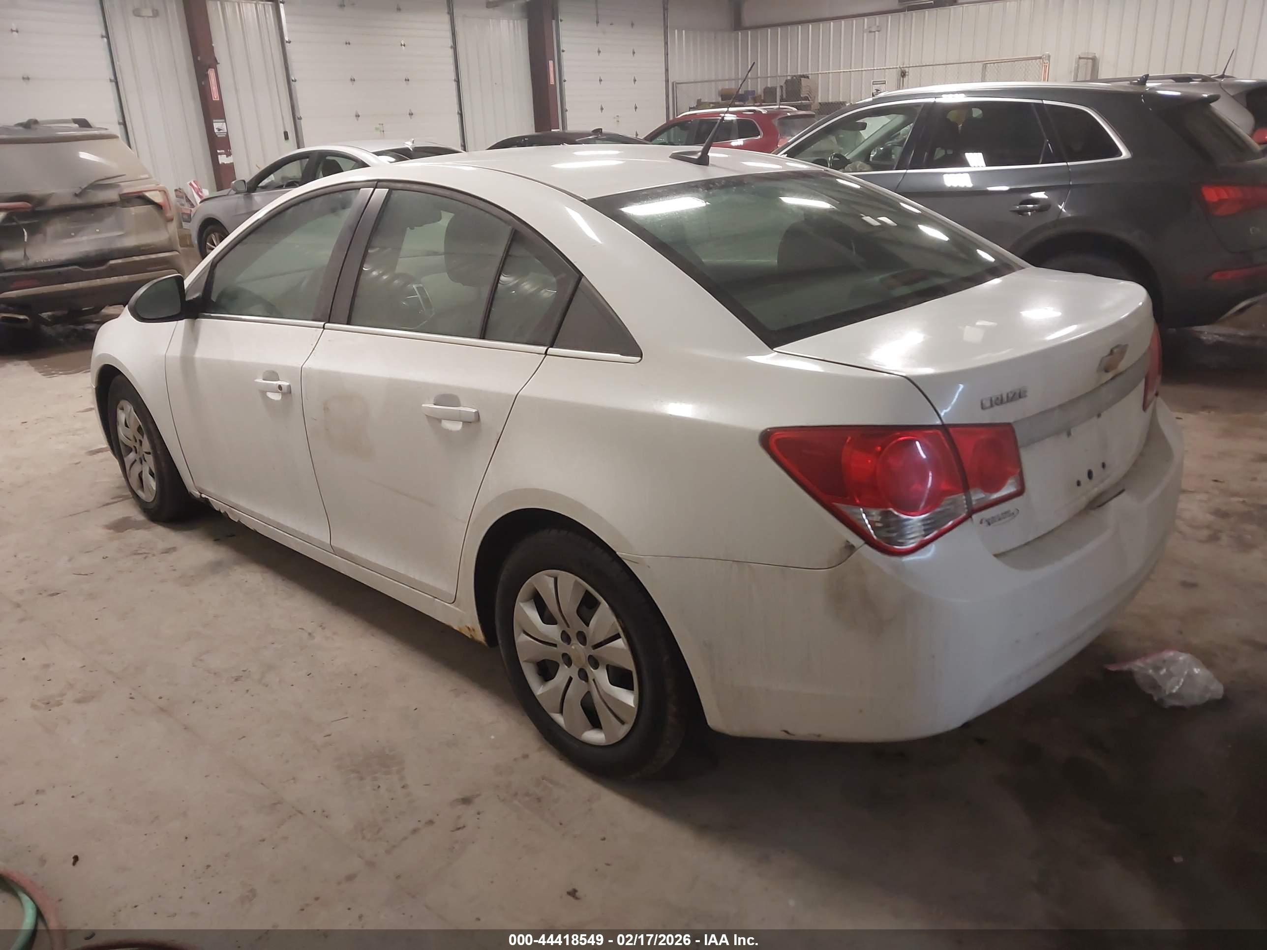 CHEVROLET CRUZE image 3