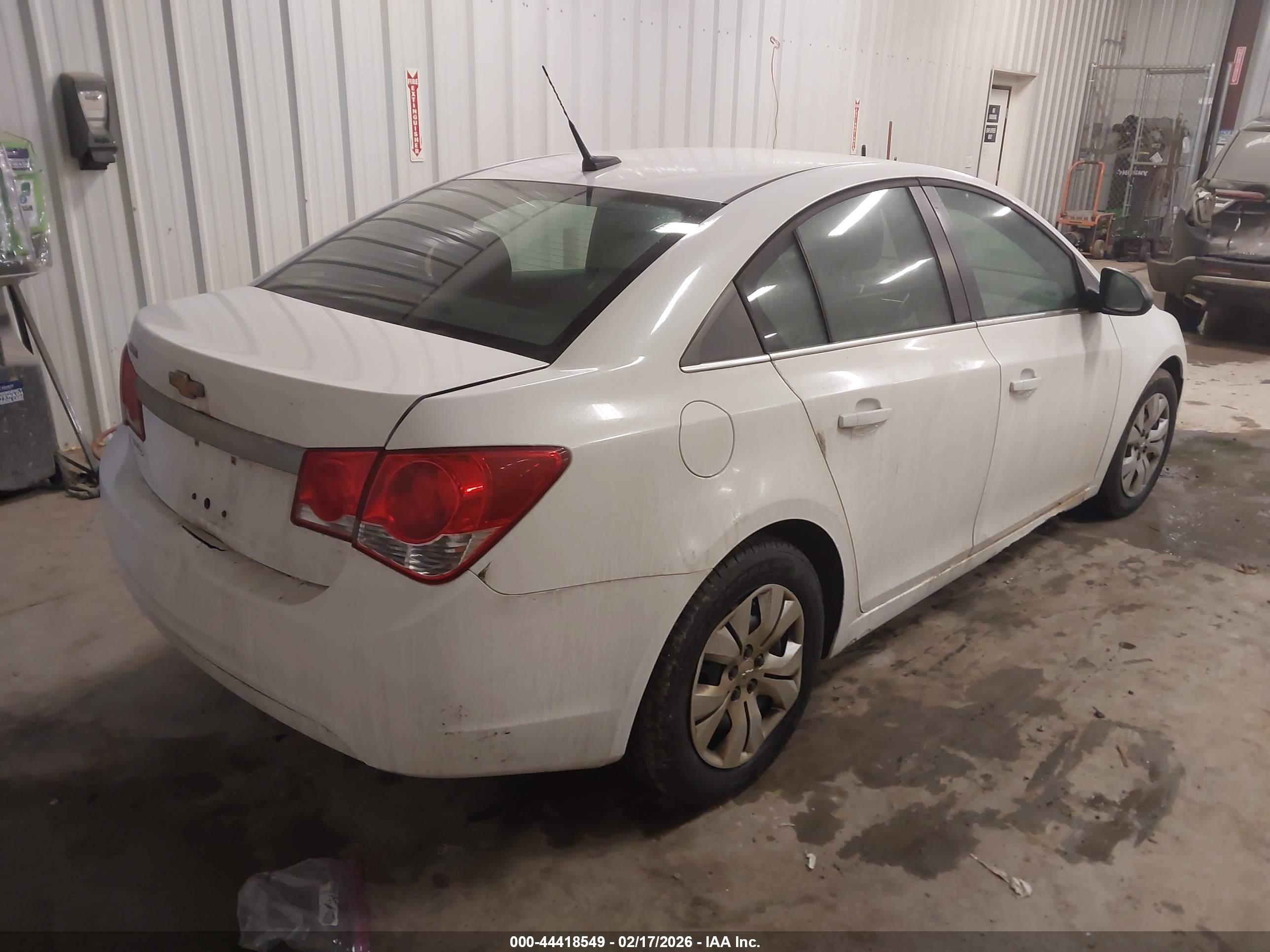 CHEVROLET CRUZE image 4