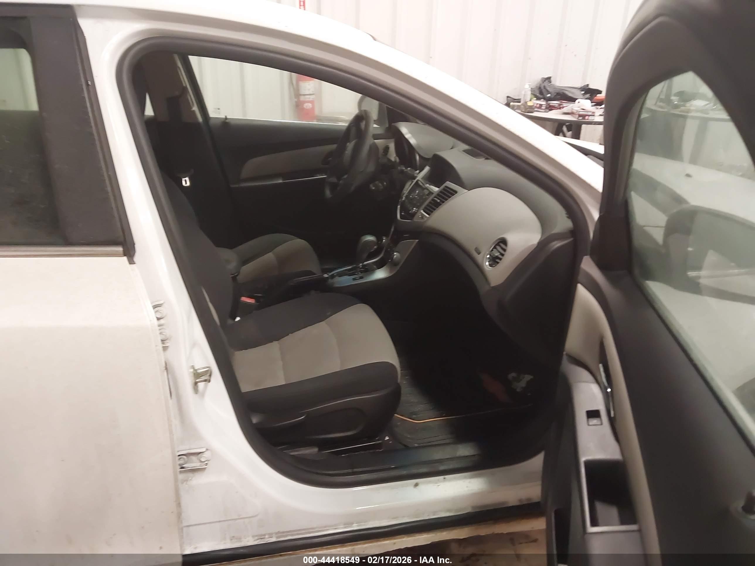 CHEVROLET CRUZE image 5